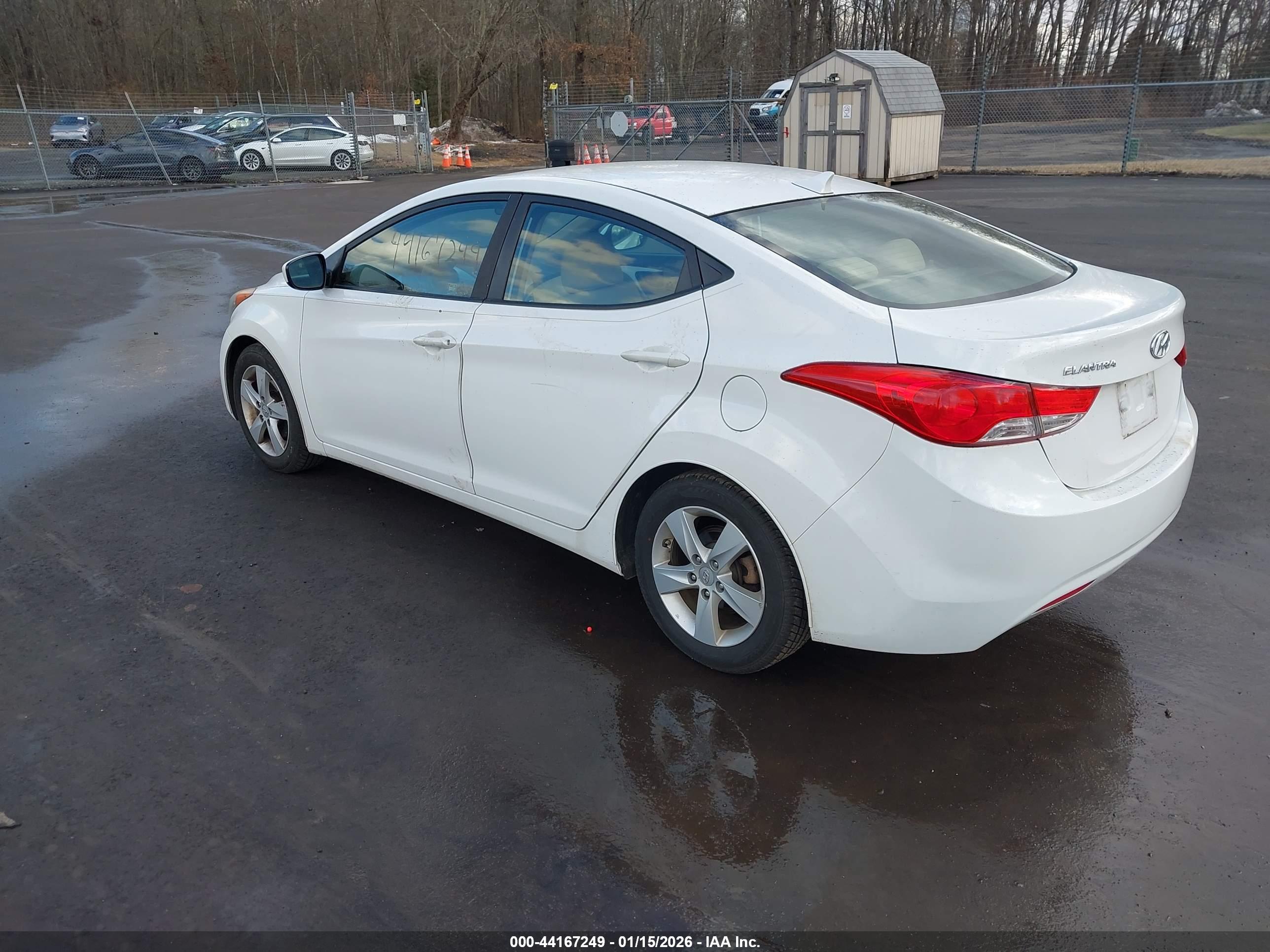 HYUNDAI ELANTRA image 3