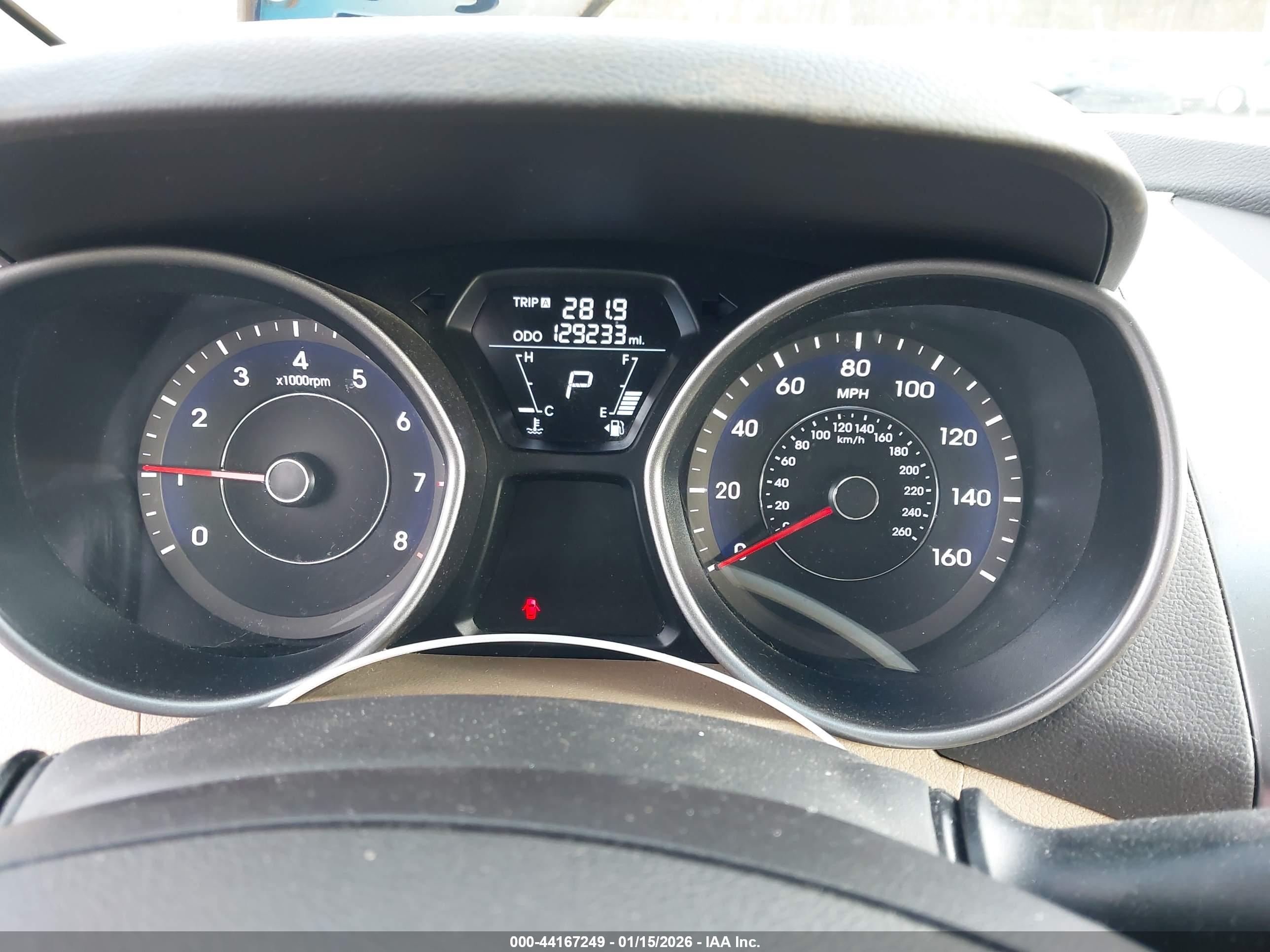 HYUNDAI ELANTRA image 7