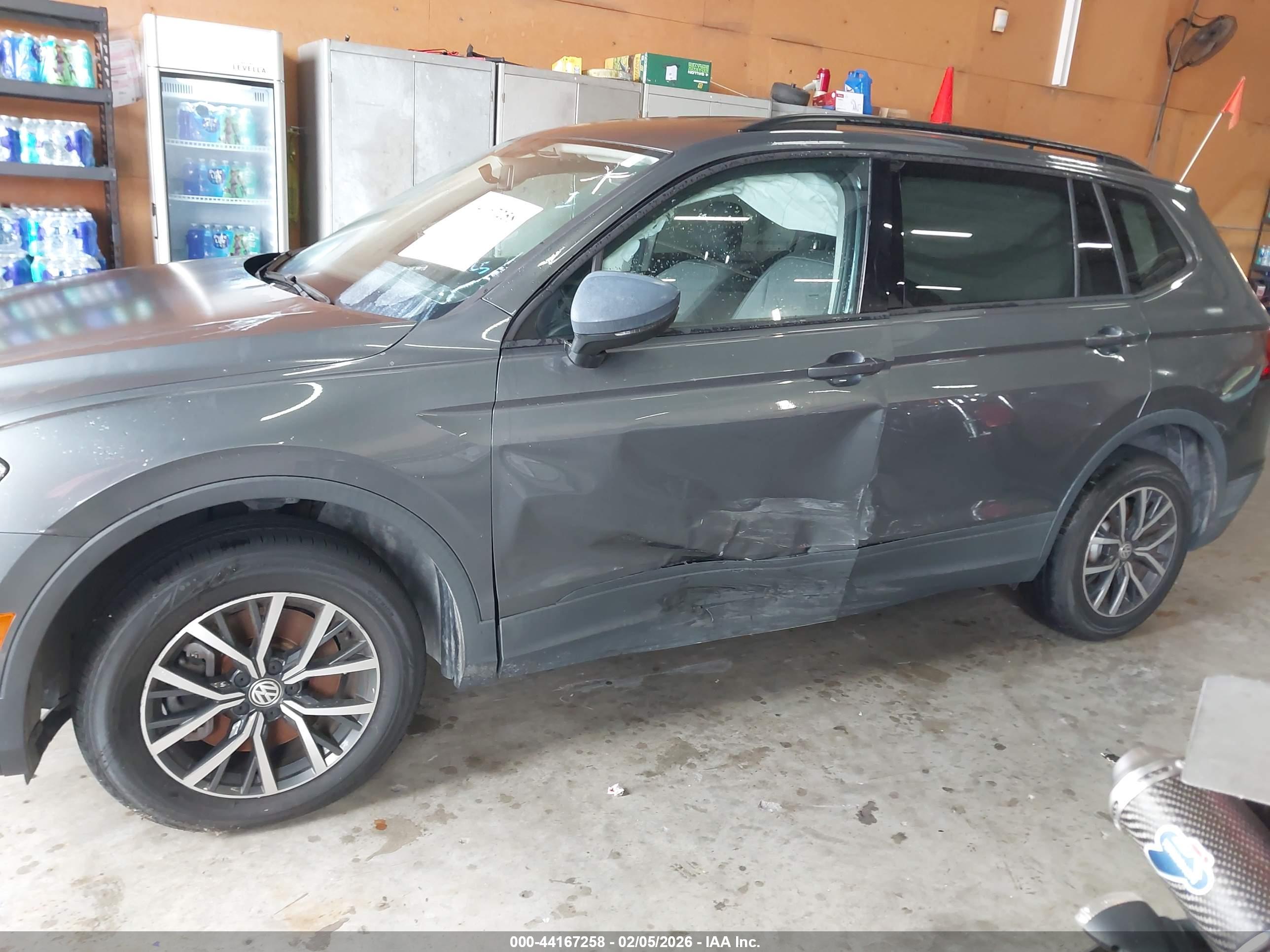 VOLKSWAGEN TIGUAN image 6