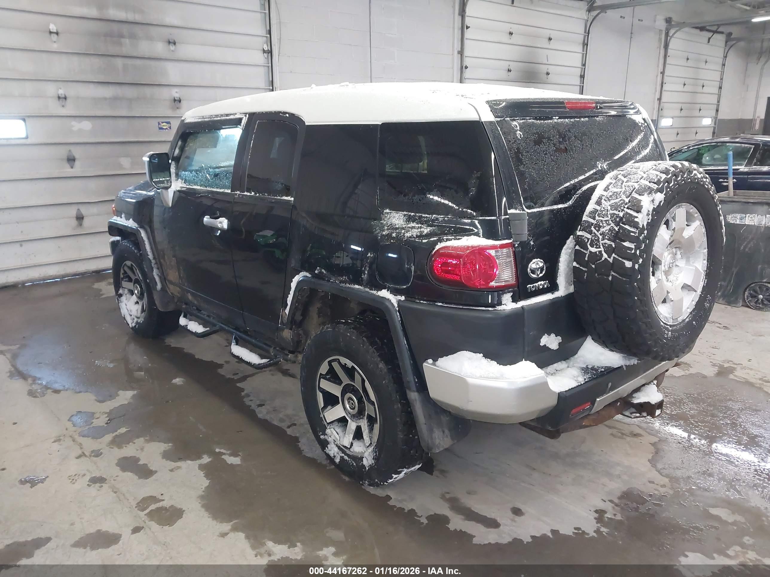 TOYOTA FJ image 3