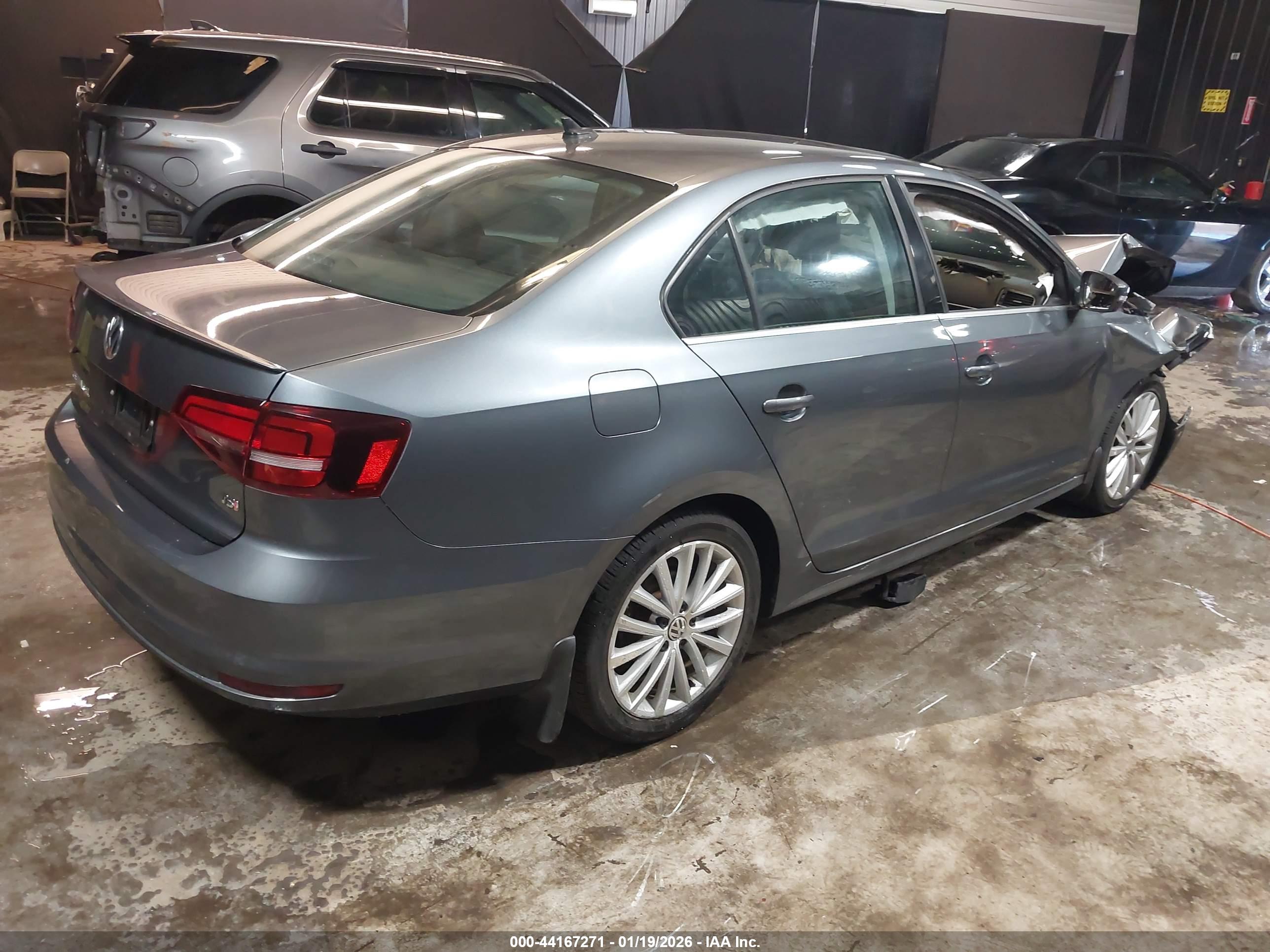 VOLKSWAGEN JETTA image 4