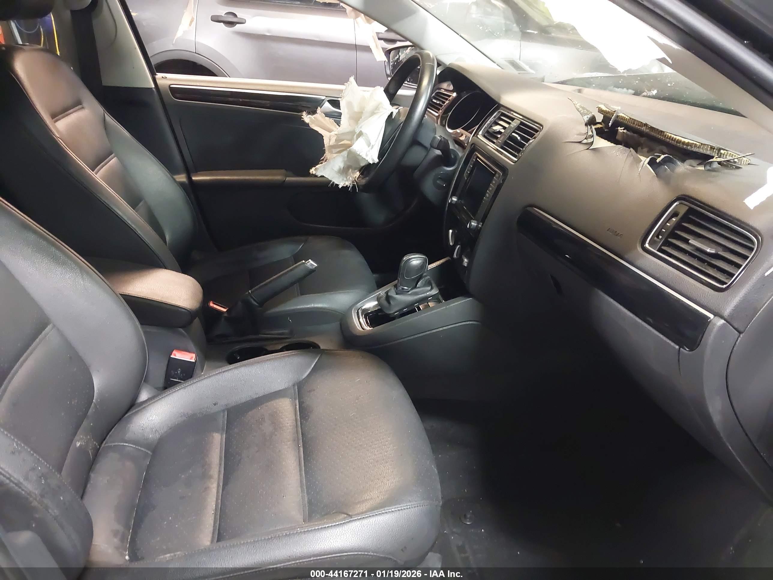 VOLKSWAGEN JETTA image 5