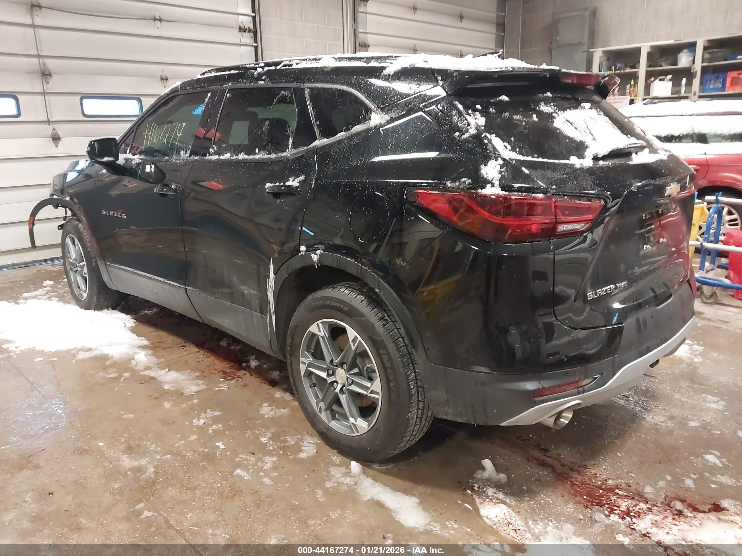 CHEVROLET BLAZER image 3