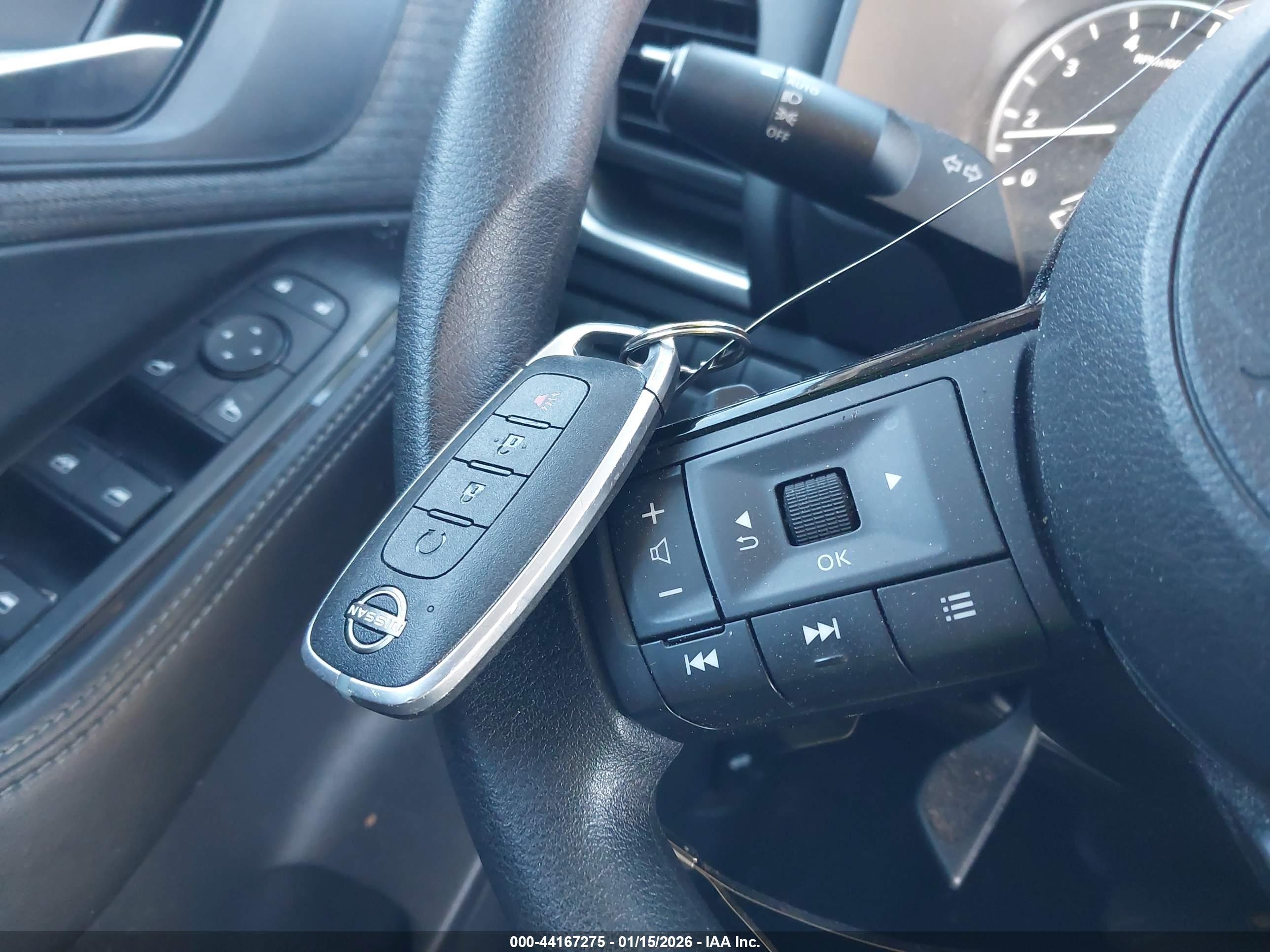 NISSAN ROGUE image 11