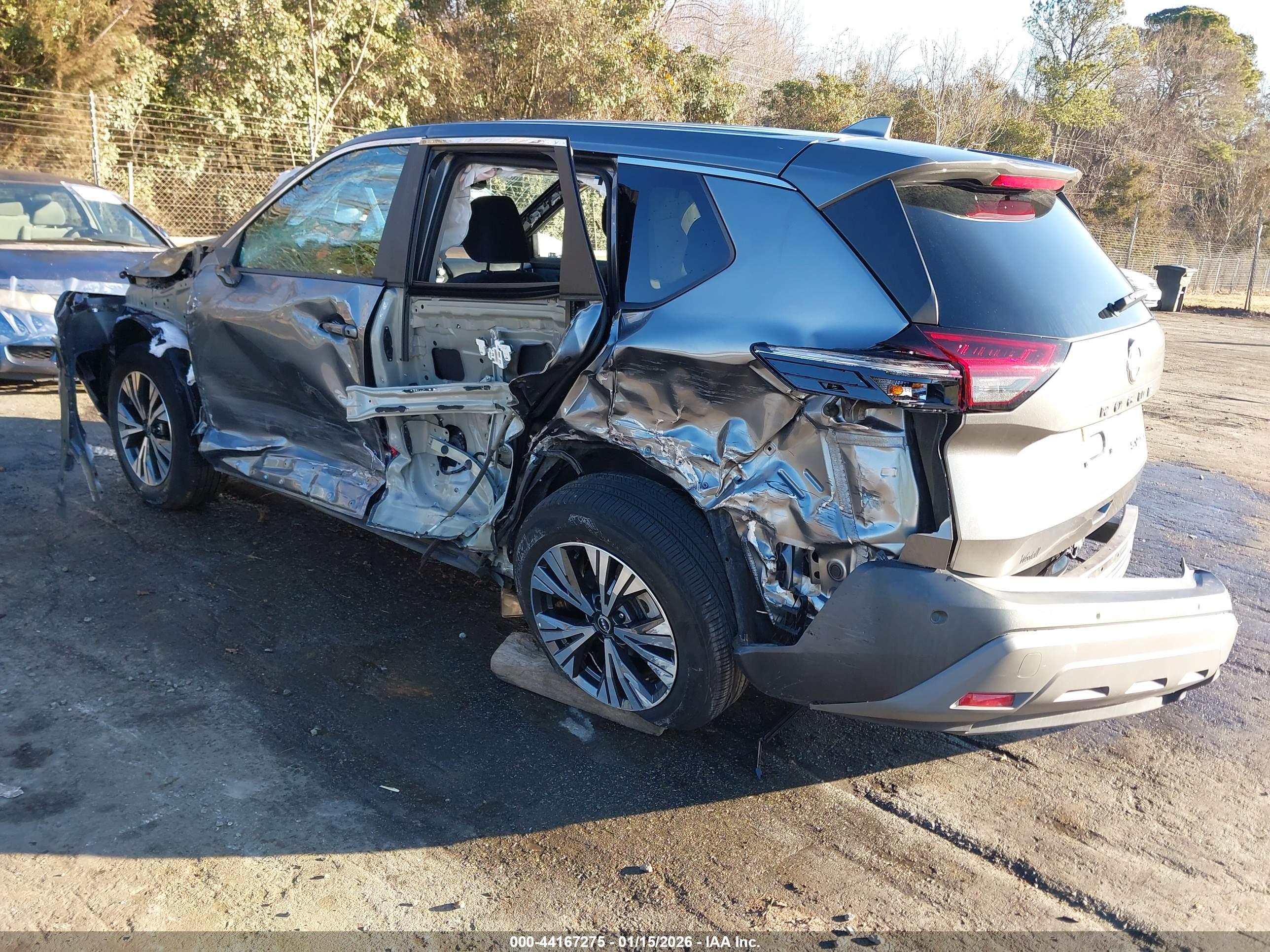NISSAN ROGUE image 3