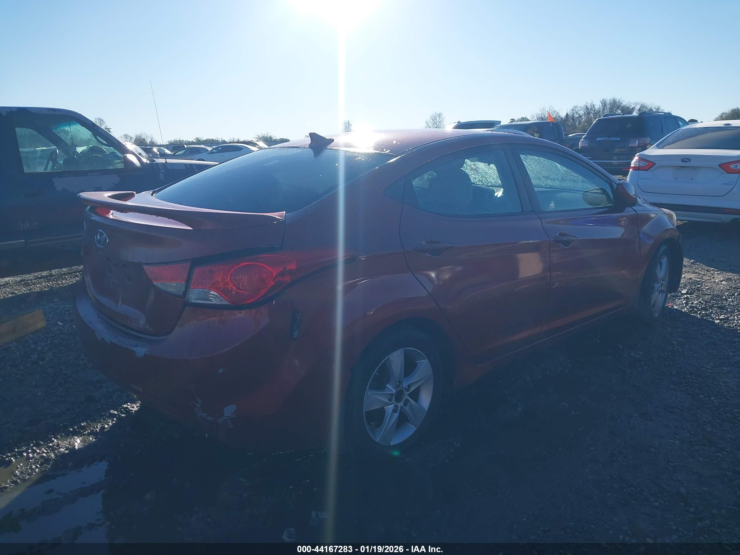 HYUNDAI ELANTRA image 6