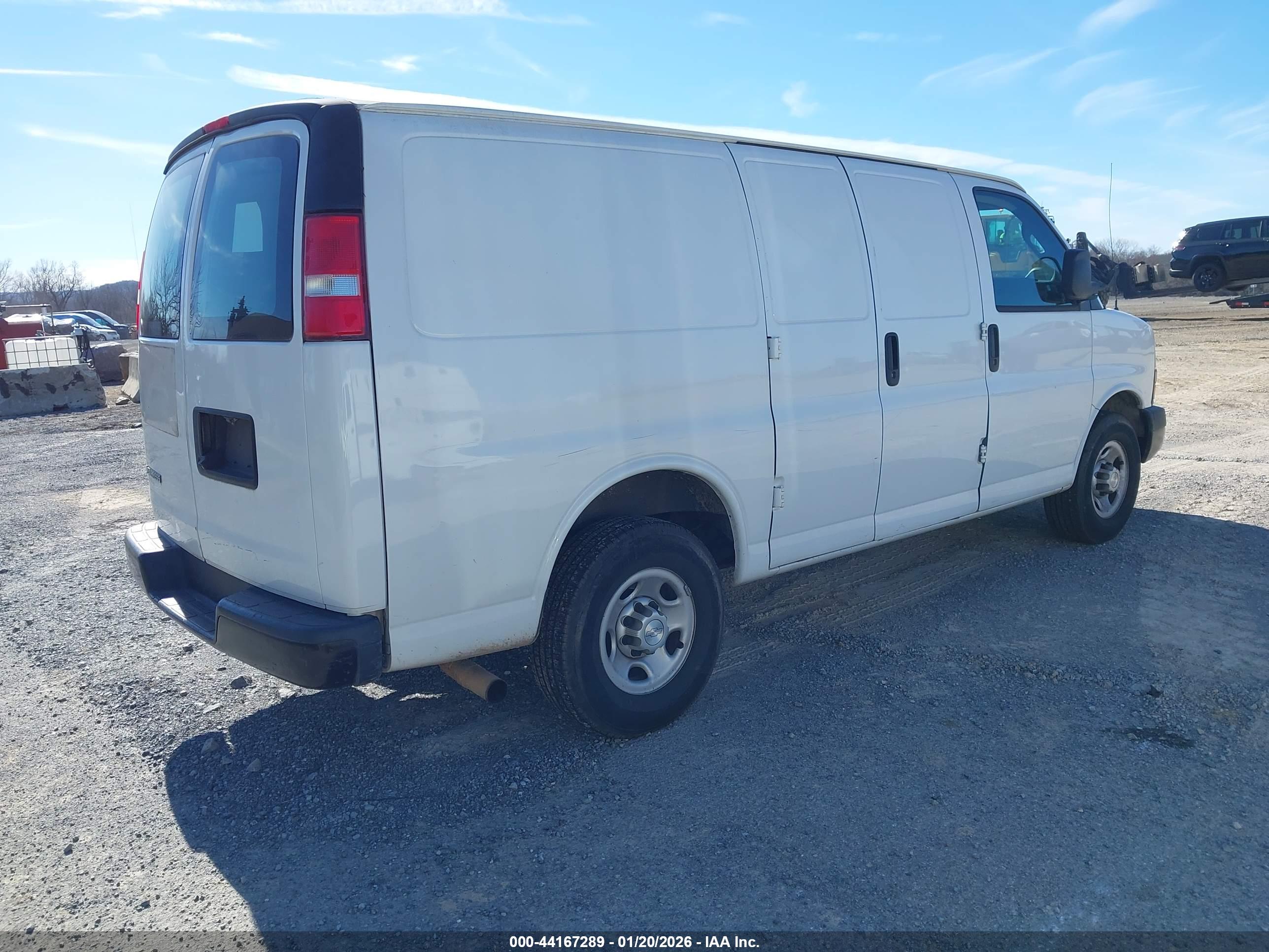 CHEVROLET EXPRESS image 4
