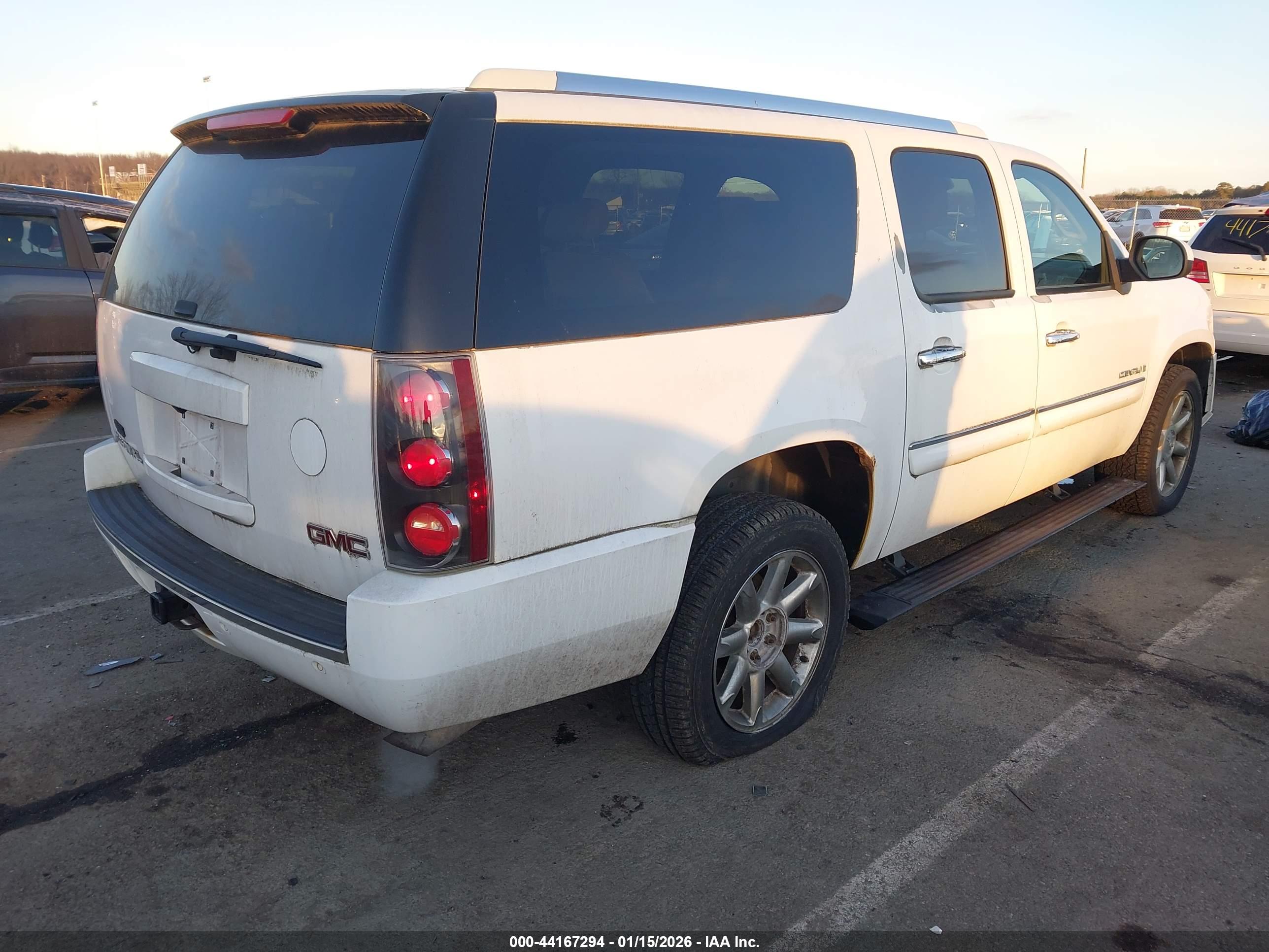 GMC YUKON image 4