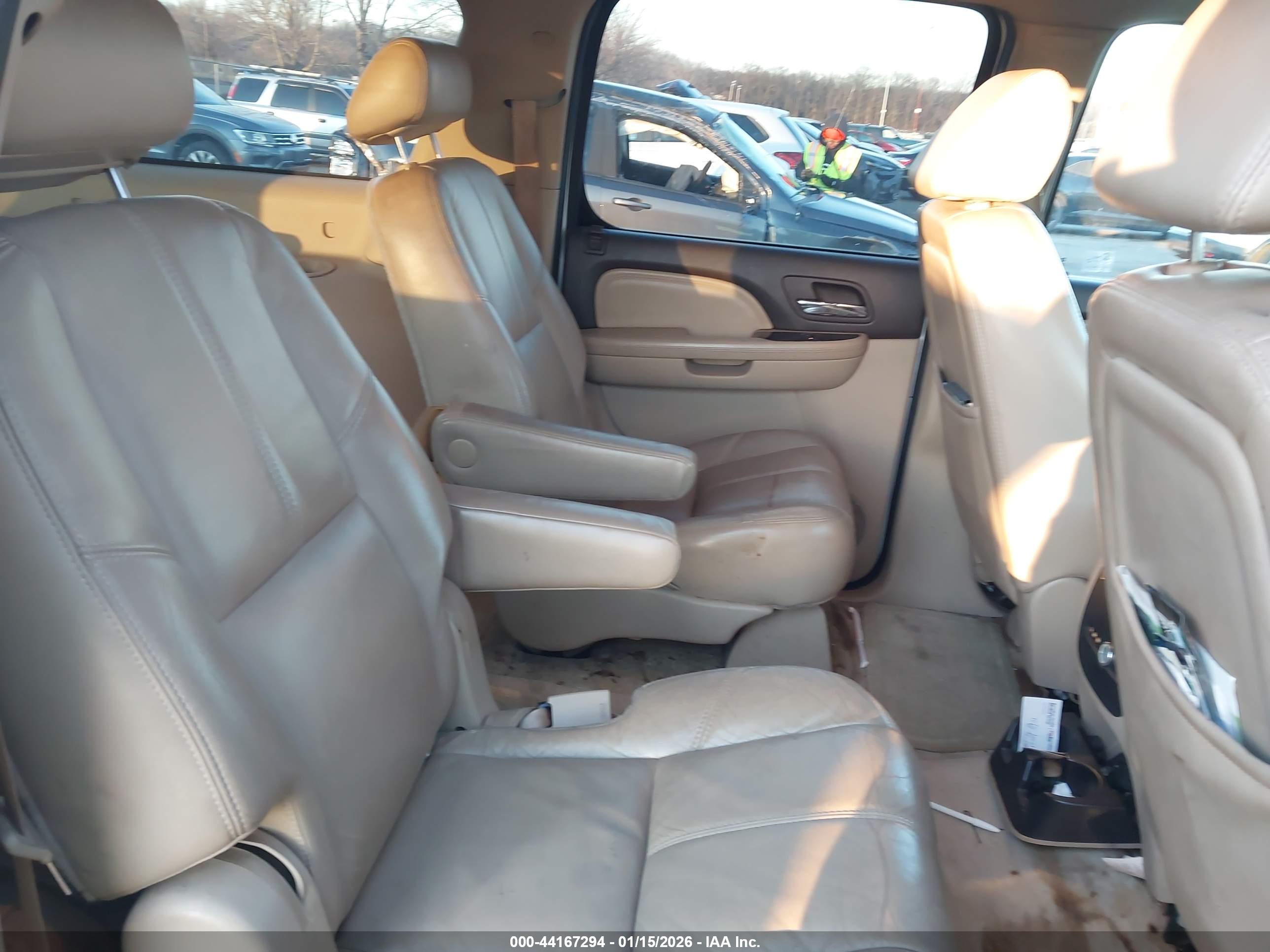 GMC YUKON image 8