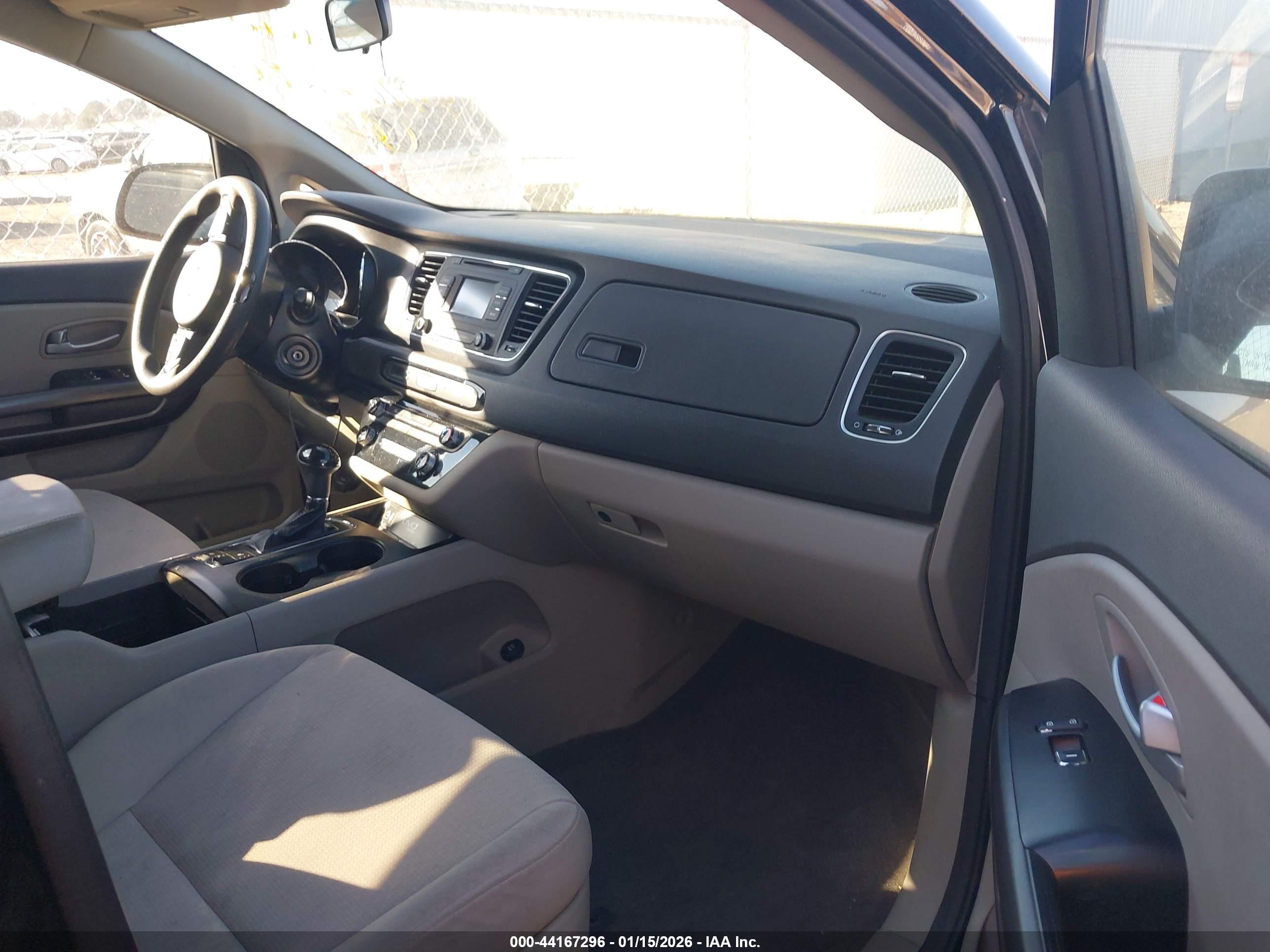 KIA SEDONA image 5
