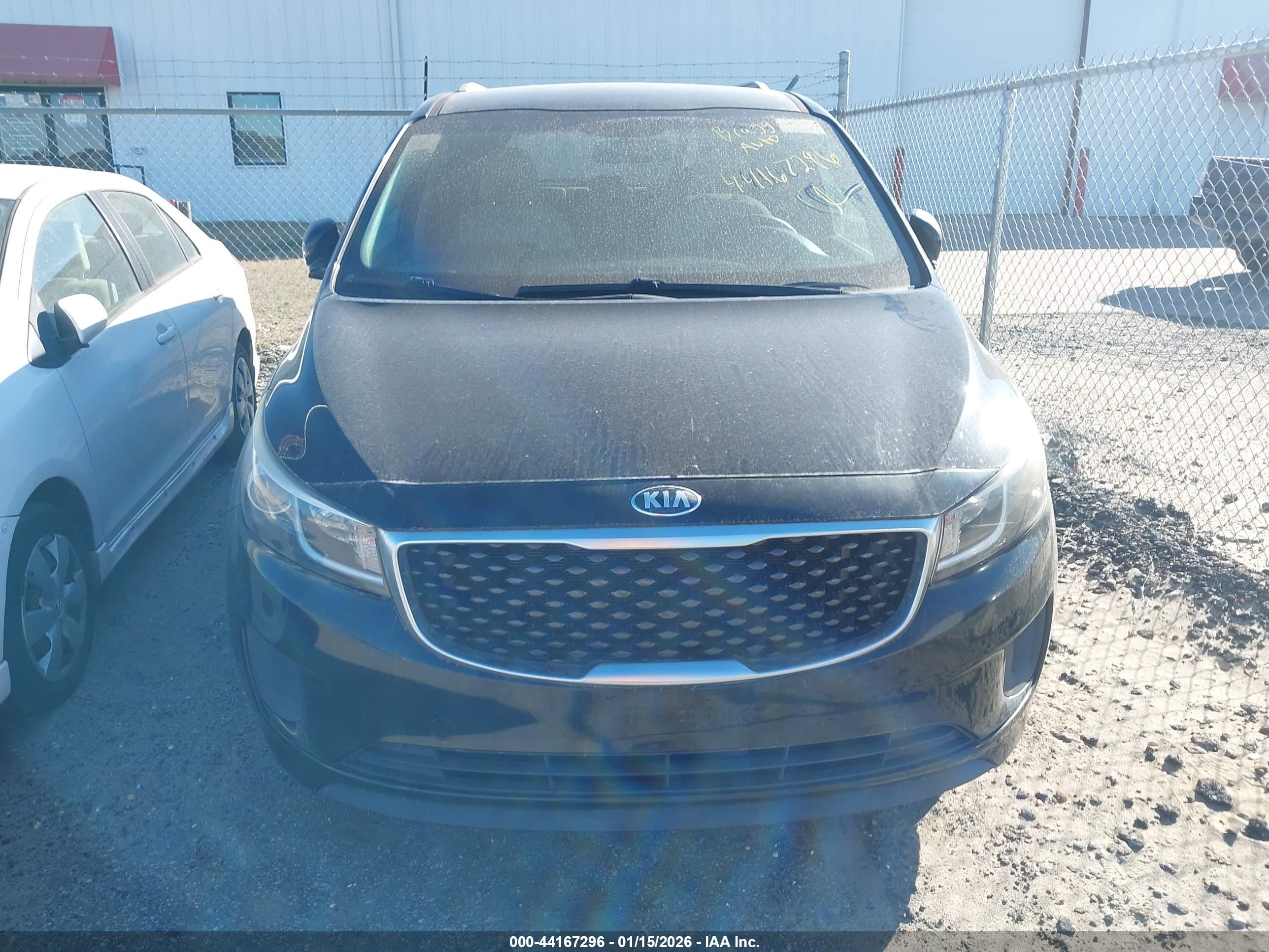 KIA SEDONA image 6