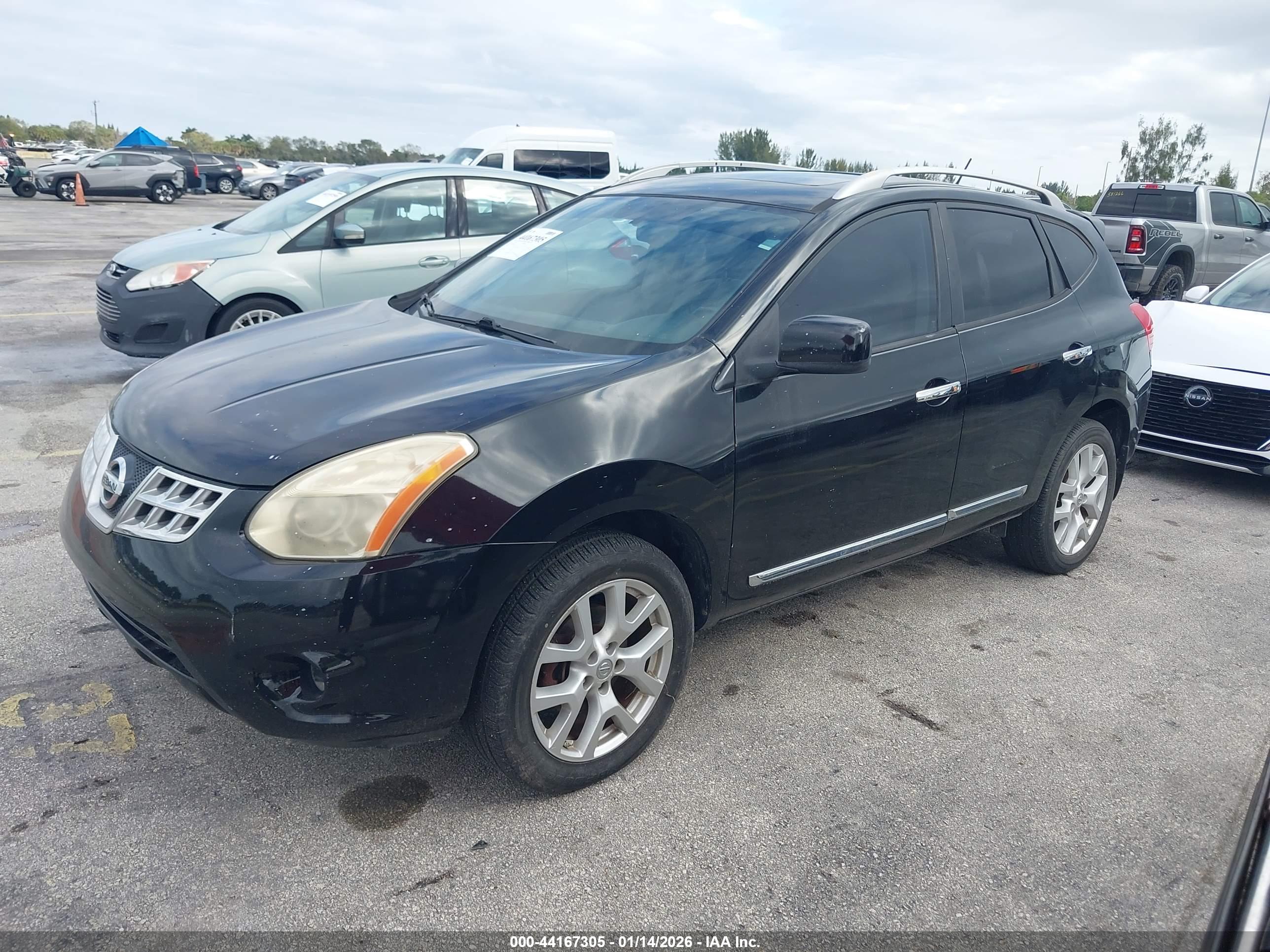 NISSAN ROGUE image 2