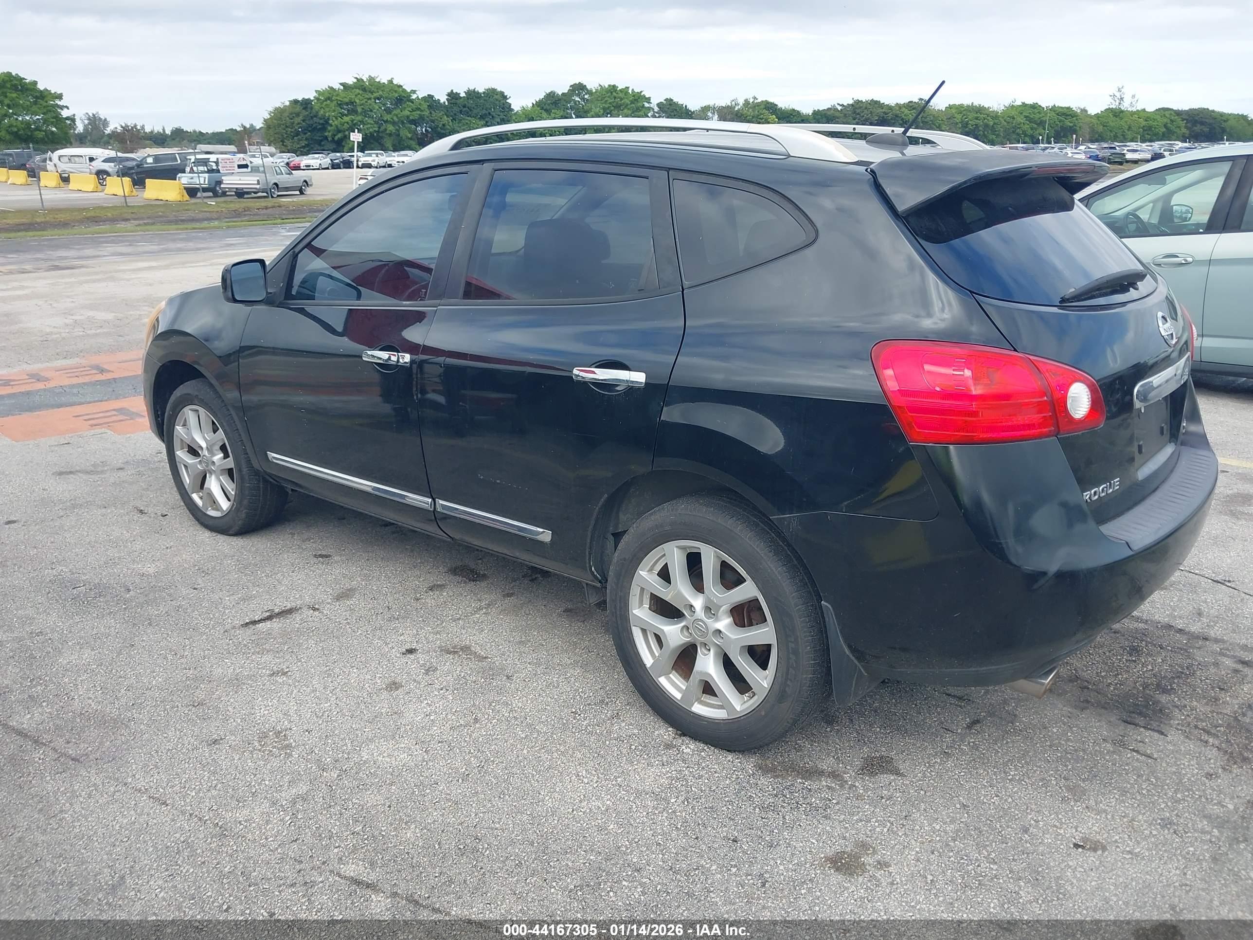 NISSAN ROGUE image 3