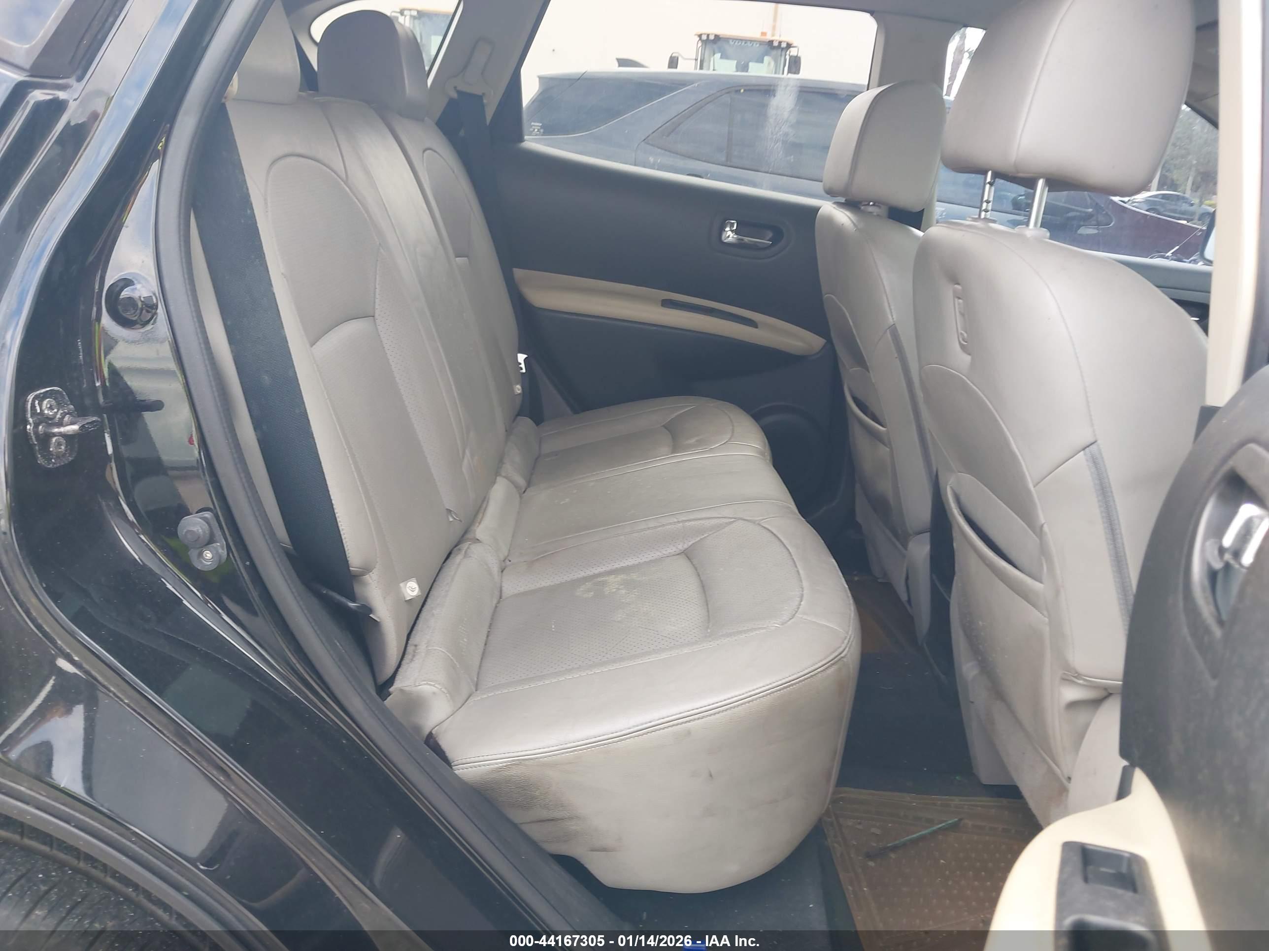 NISSAN ROGUE image 8