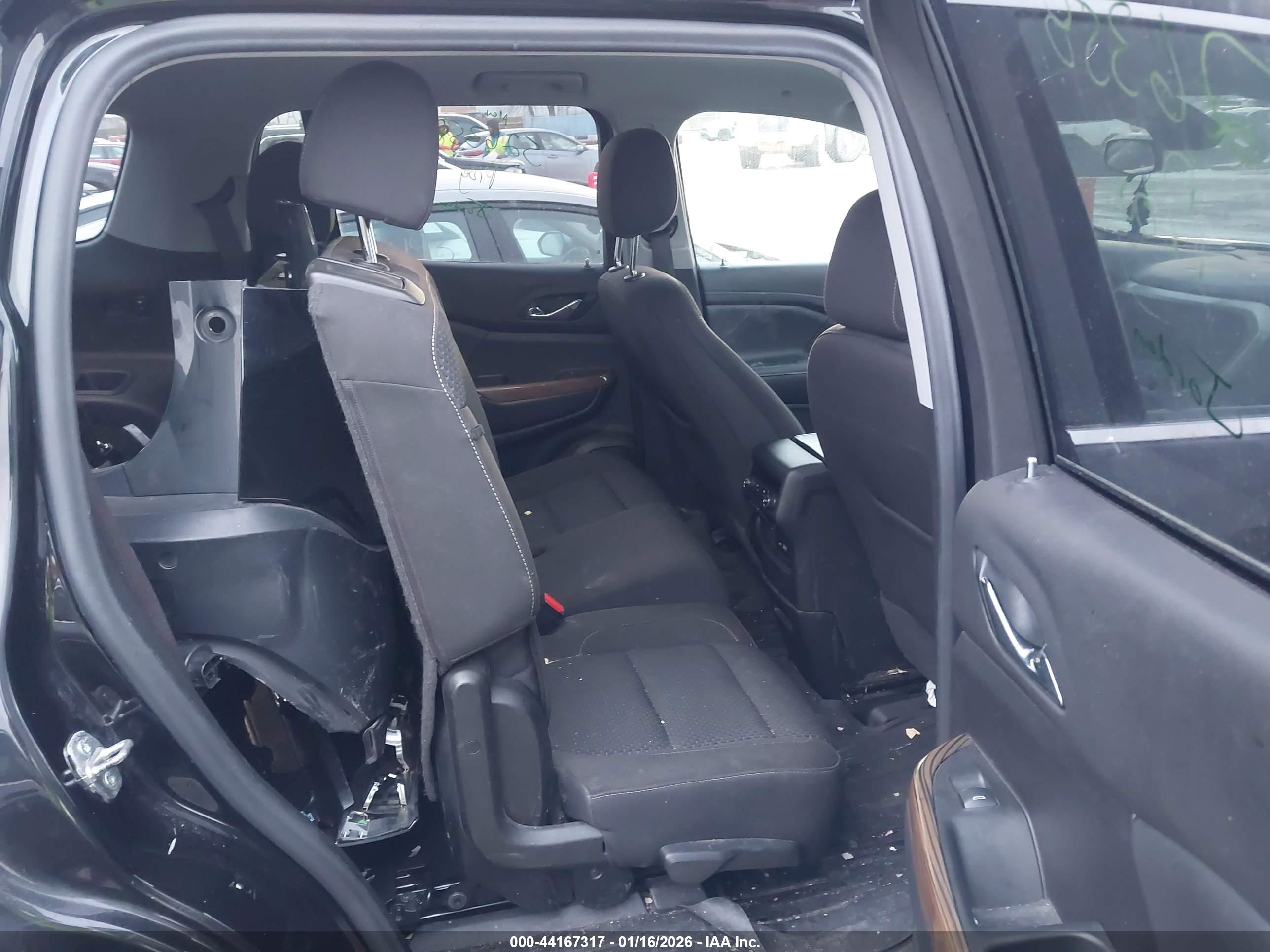 GMC ACADIA image 8