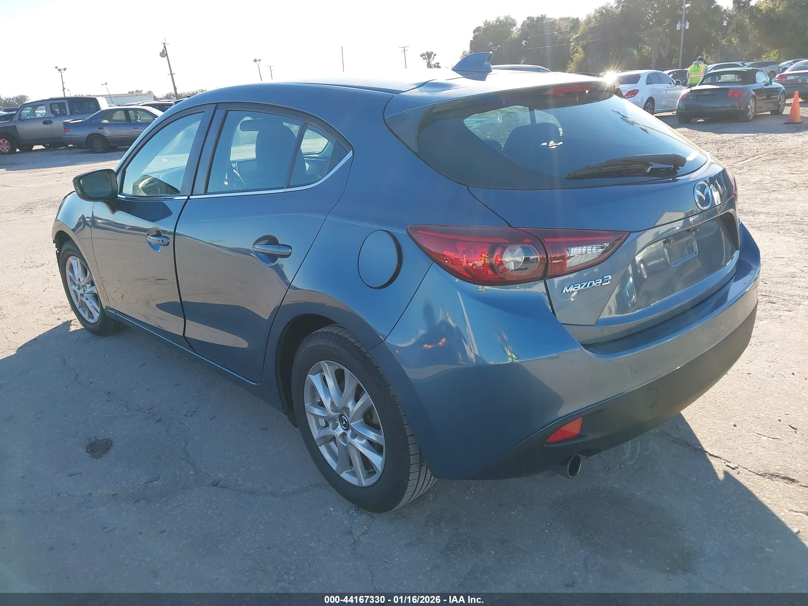 MAZDA MAZDA3 image 3