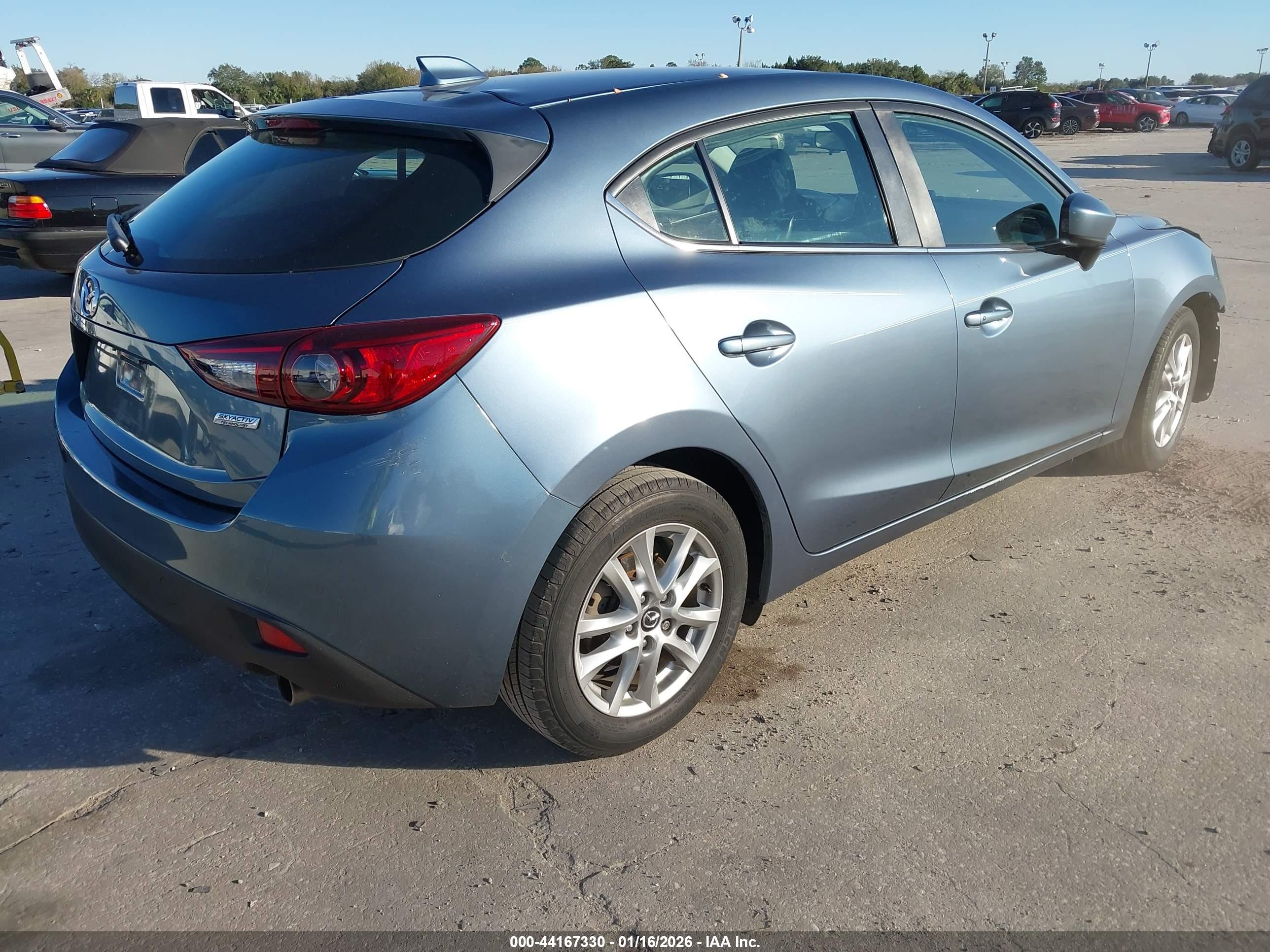 MAZDA MAZDA3 image 4