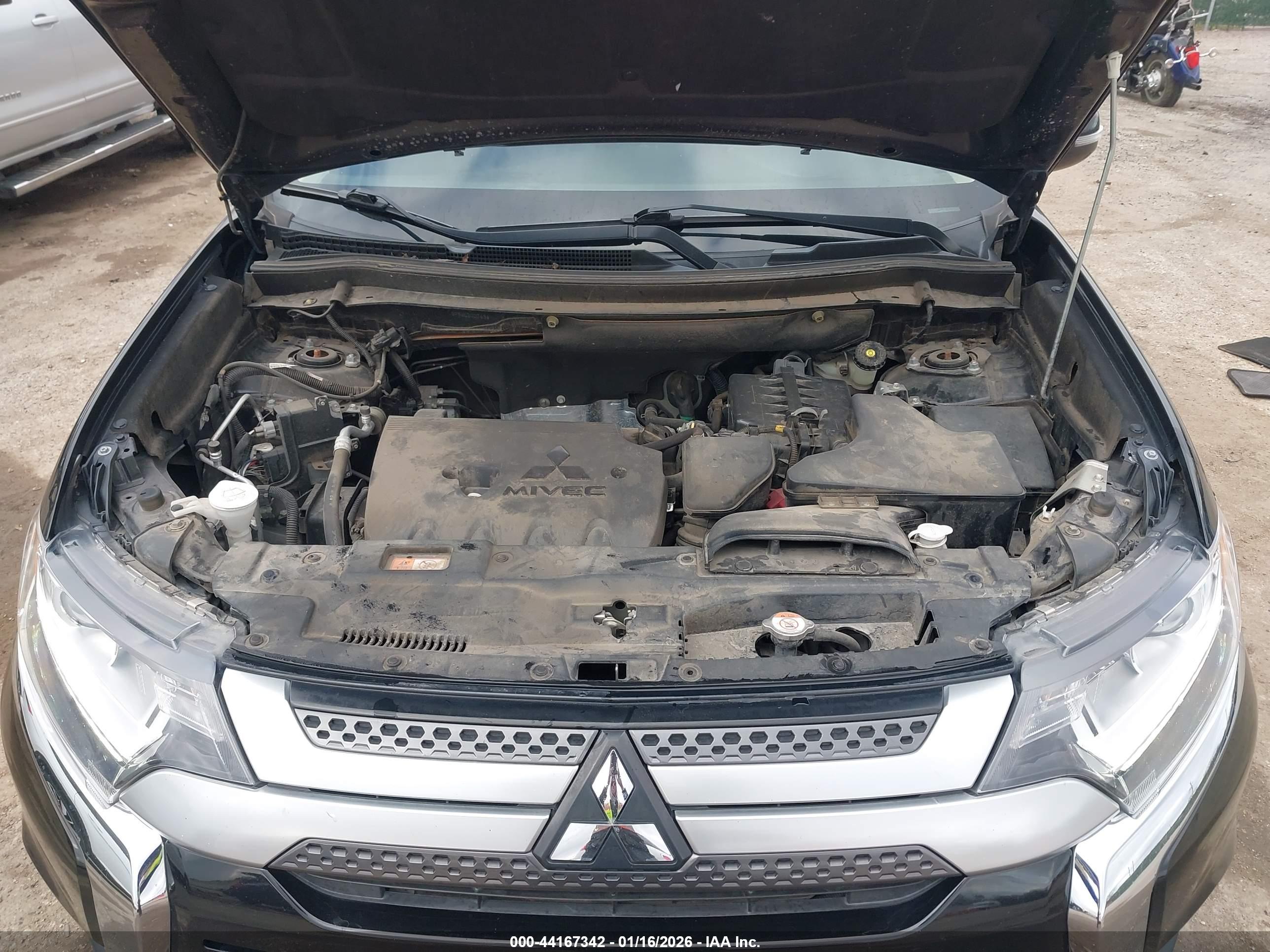 MITSUBISHI OUTLANDER image 10