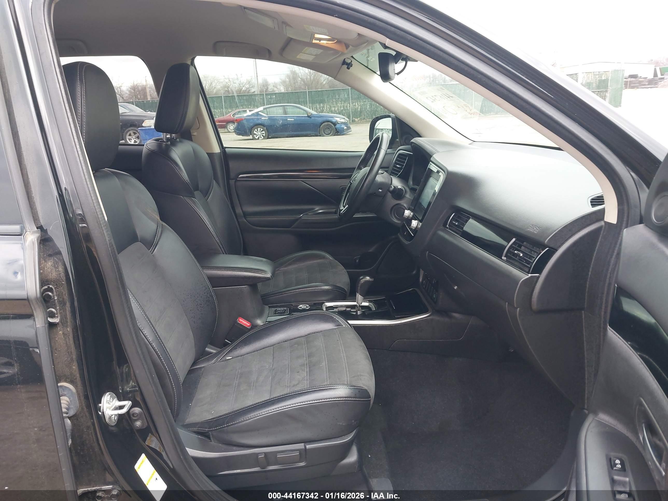 MITSUBISHI OUTLANDER image 5
