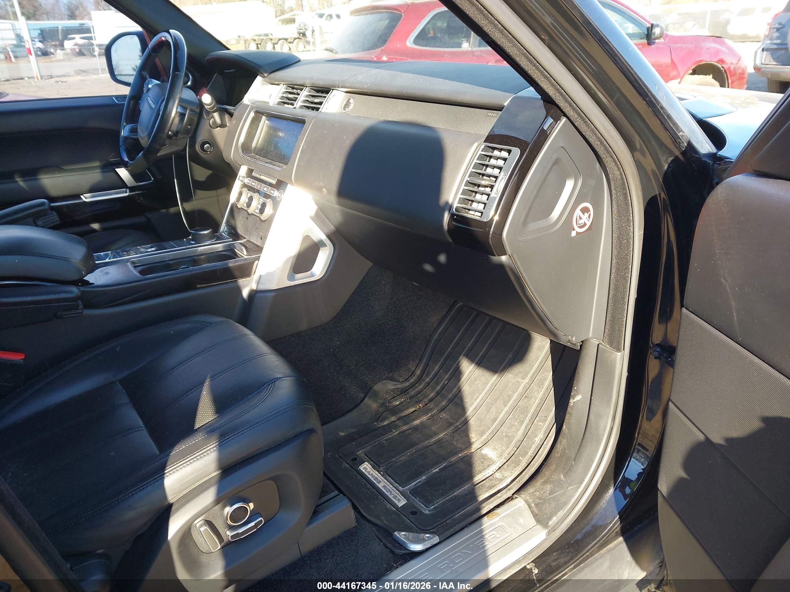 LAND ROVER image 5