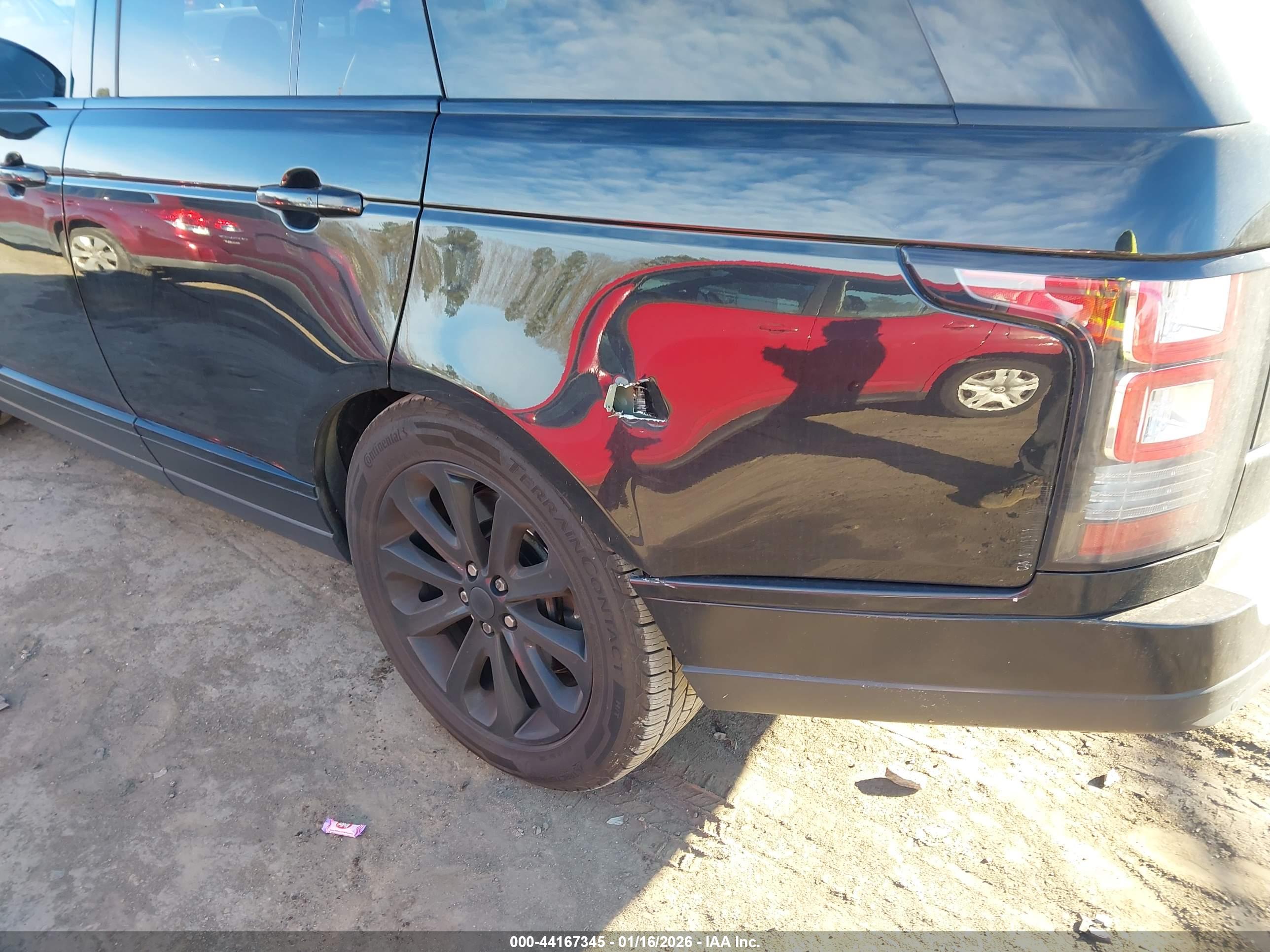 LAND ROVER image 6
