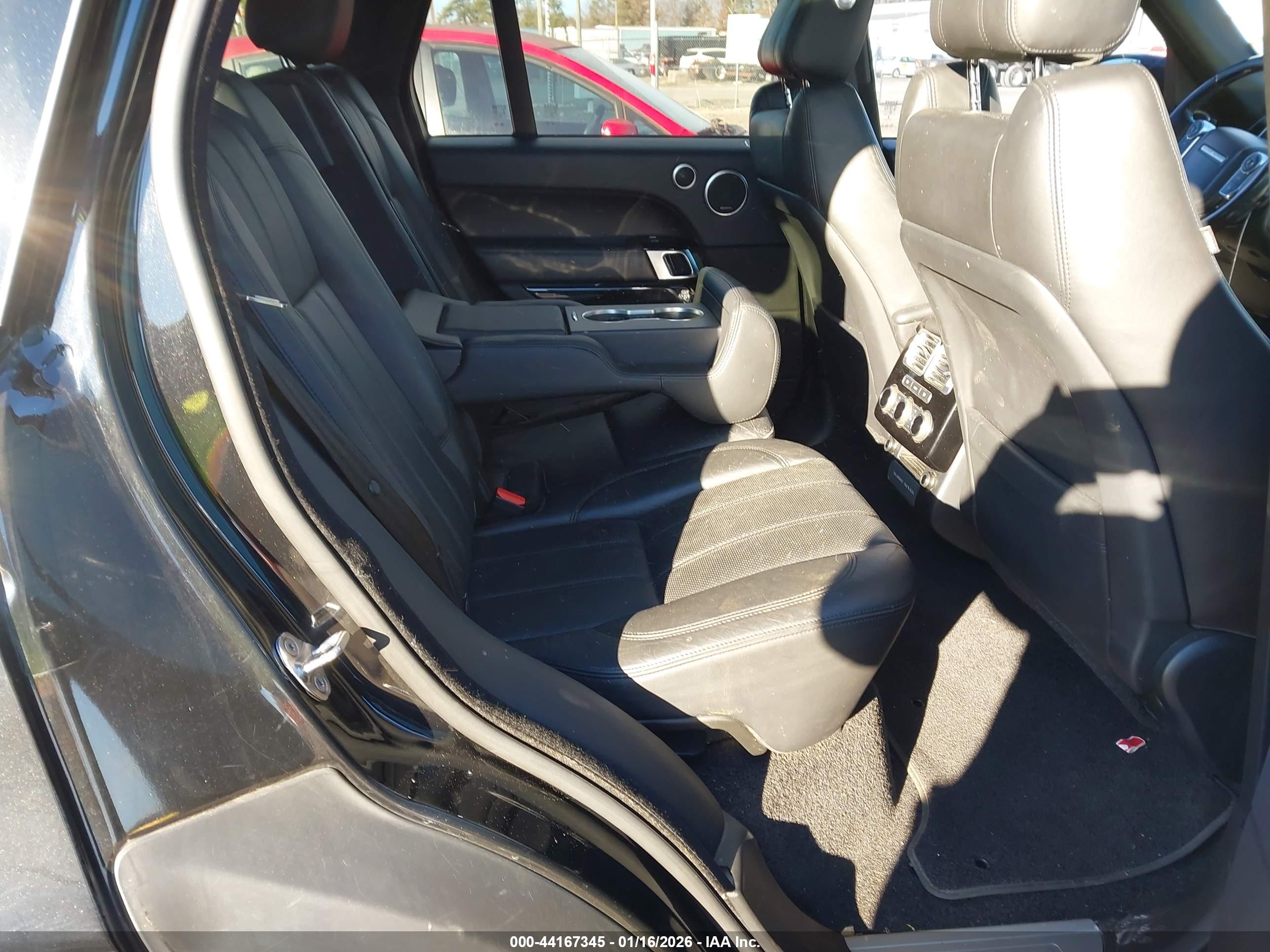LAND ROVER image 8