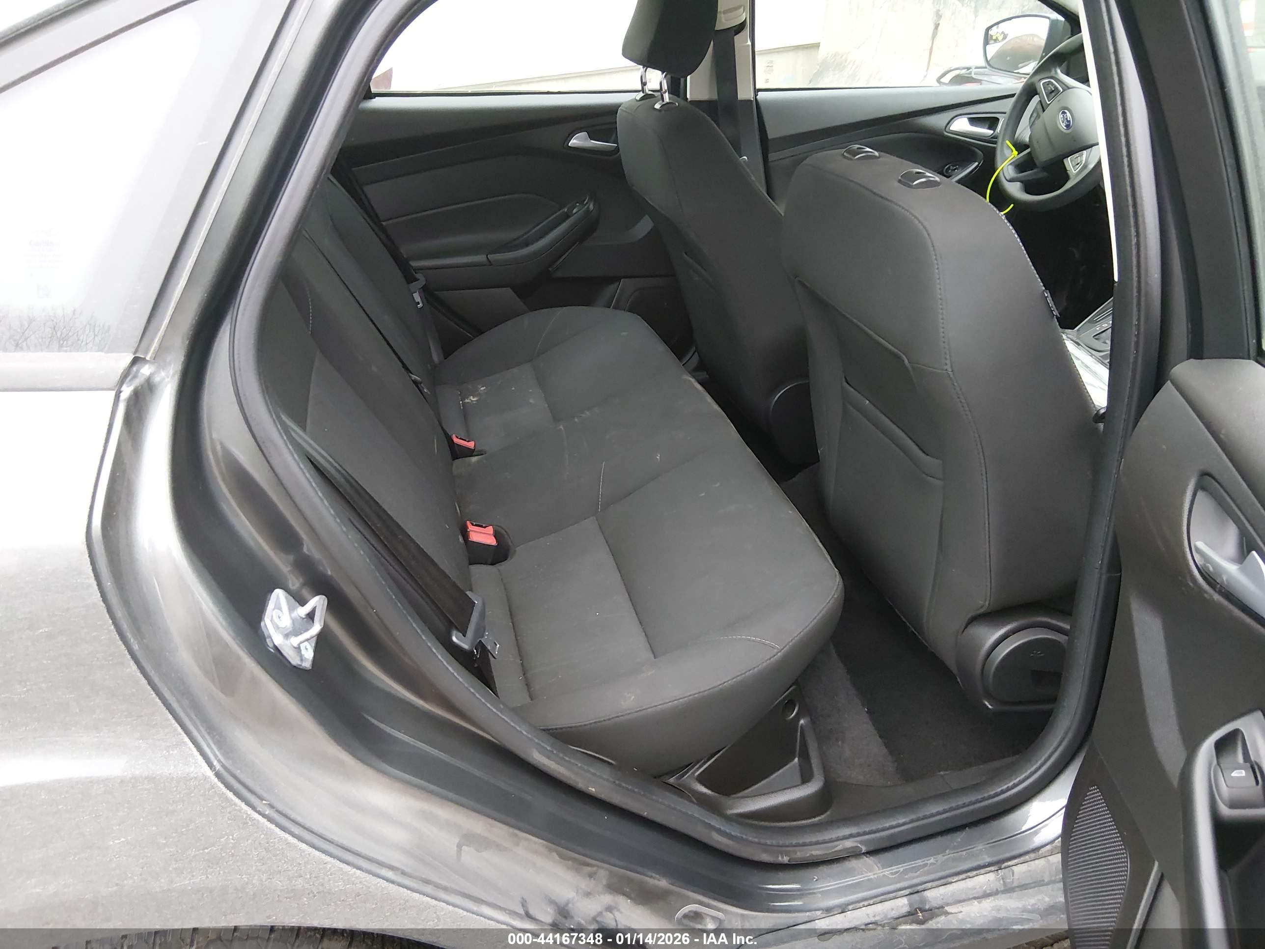 FORD FOCUS image 8