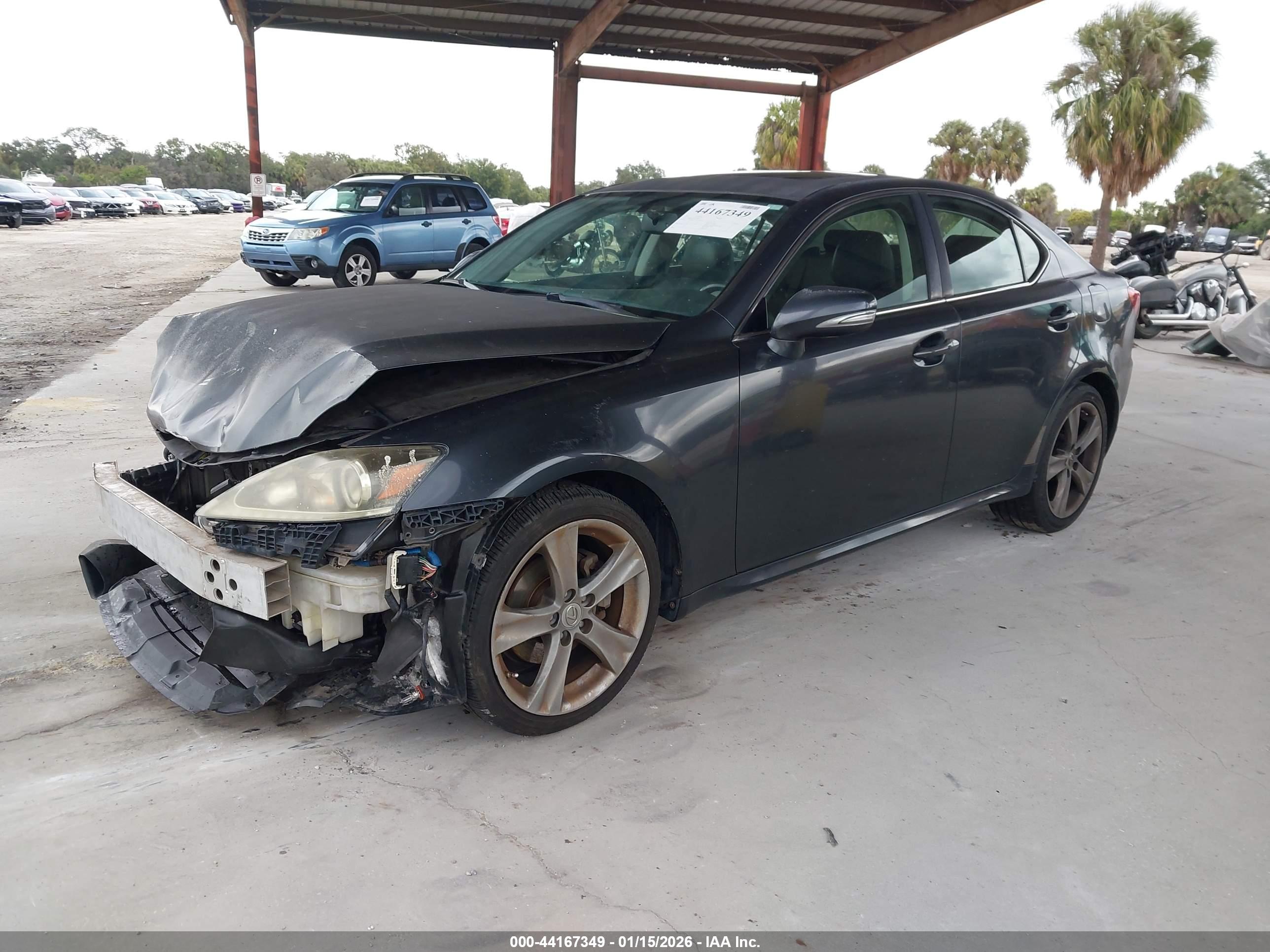LEXUS IS image 2
