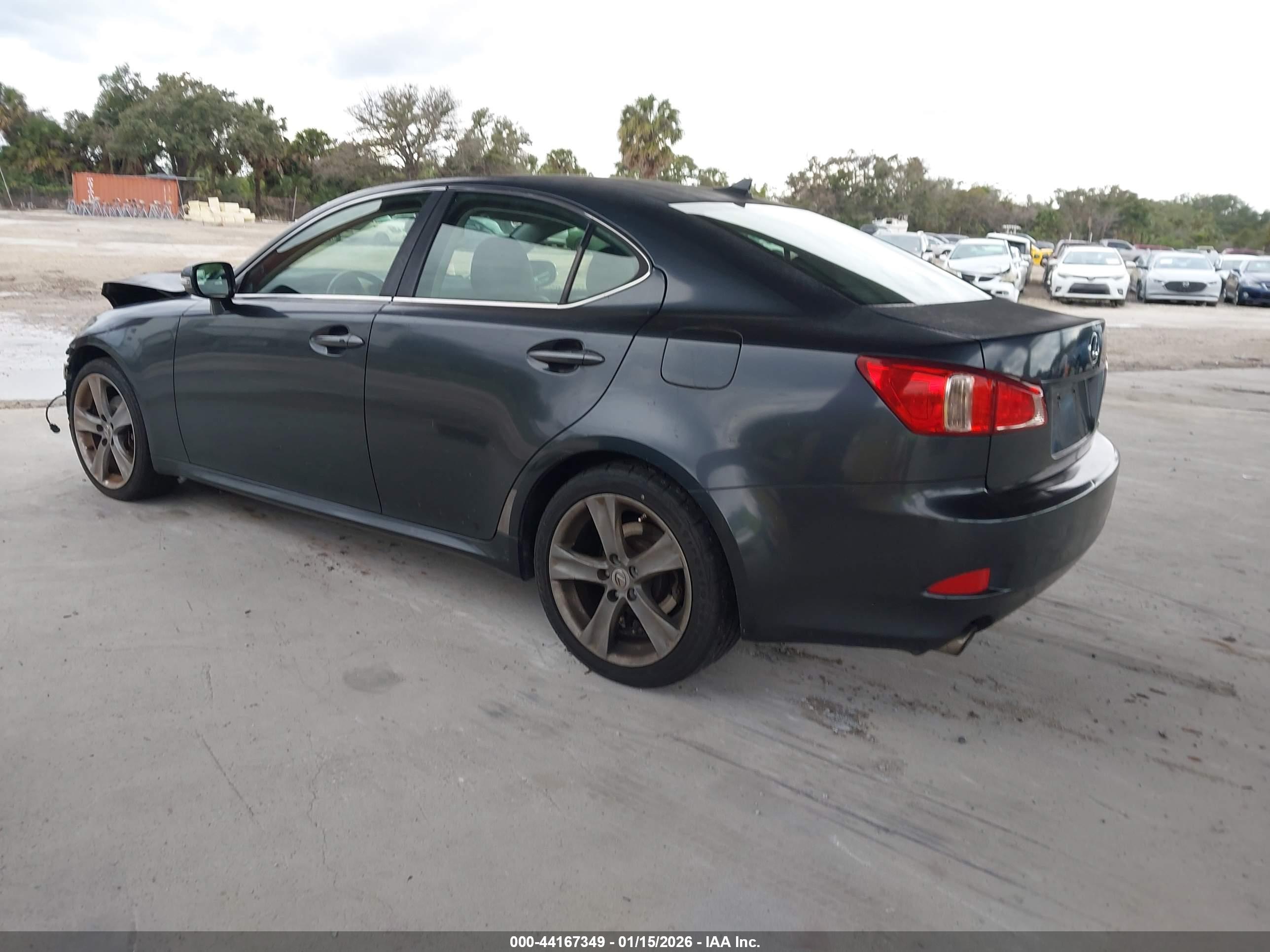 LEXUS IS image 3
