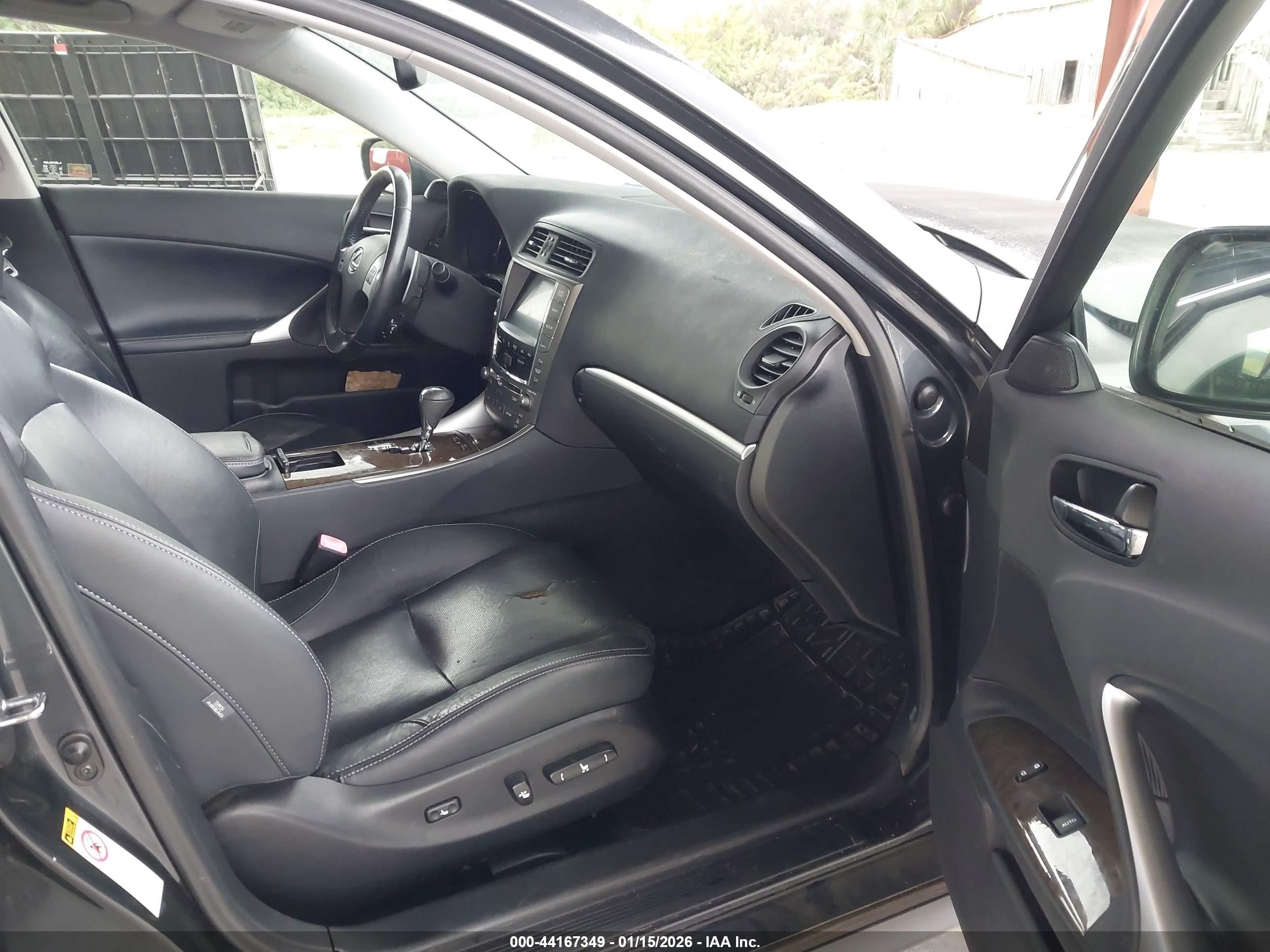 LEXUS IS image 5