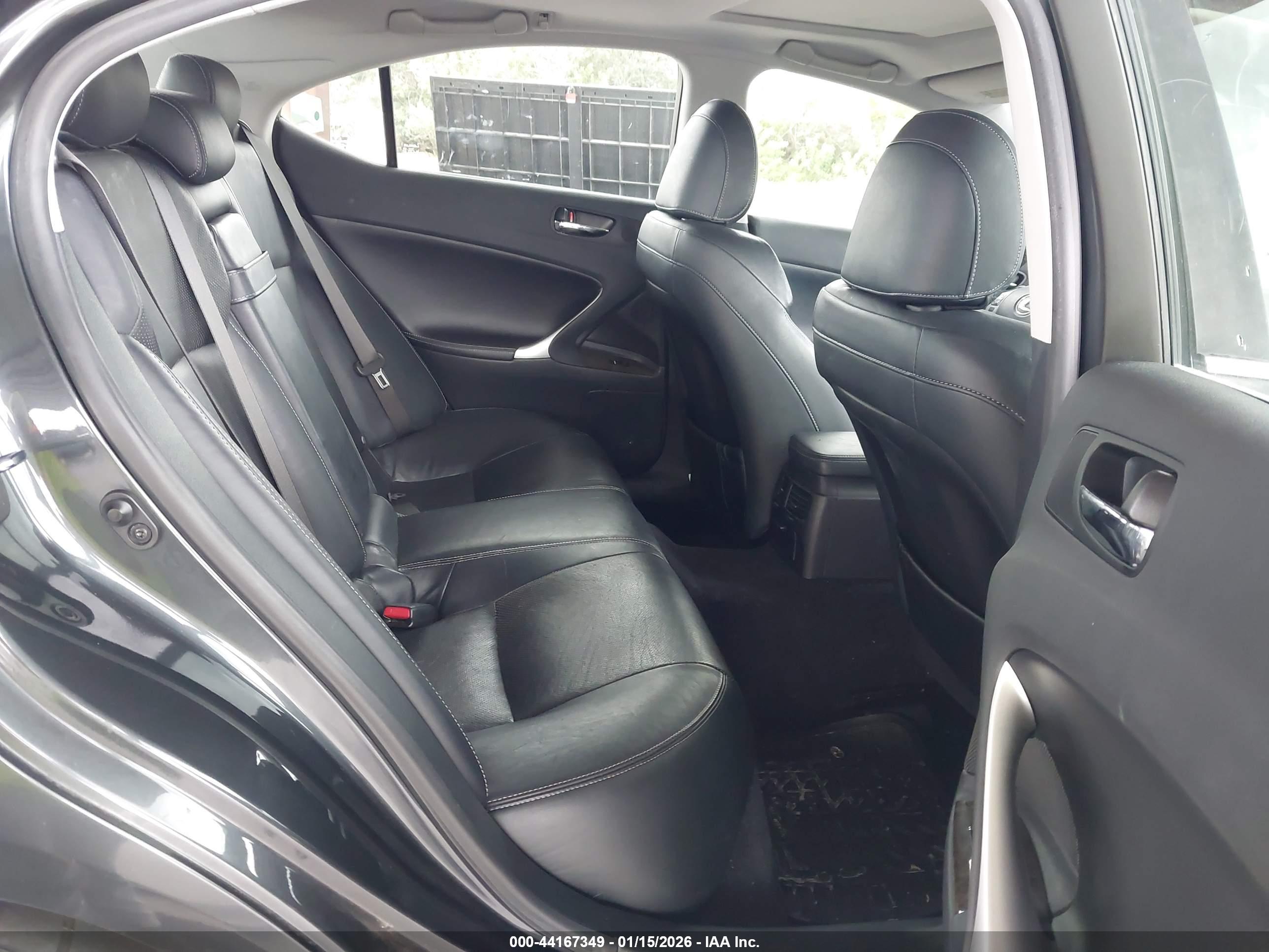 LEXUS IS image 8