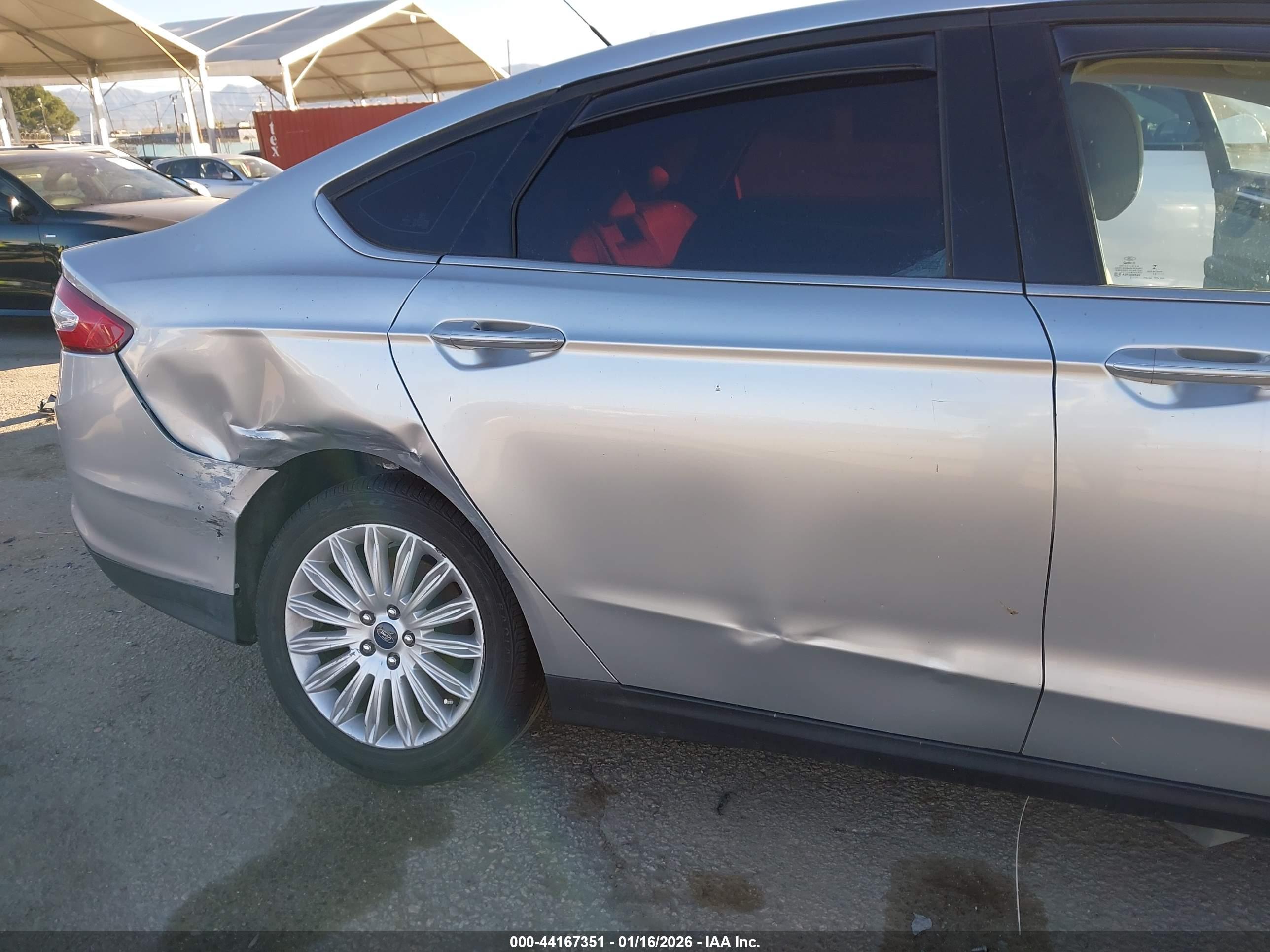 FORD FUSION image 6
