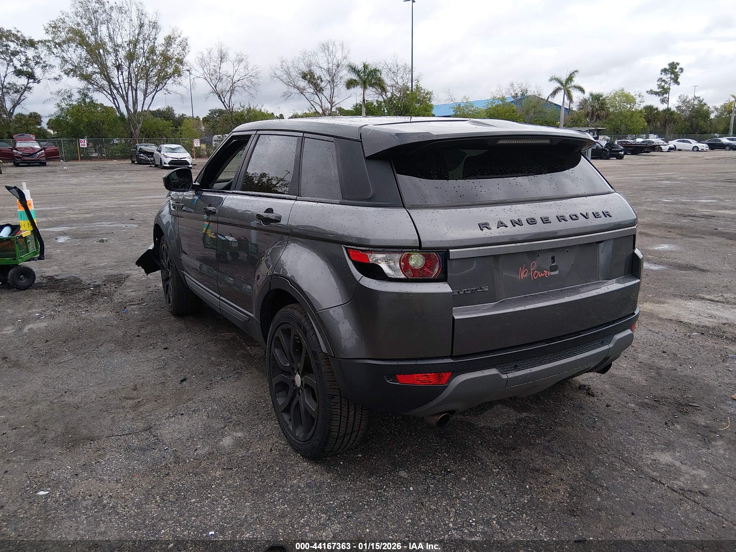 LAND ROVER image 3
