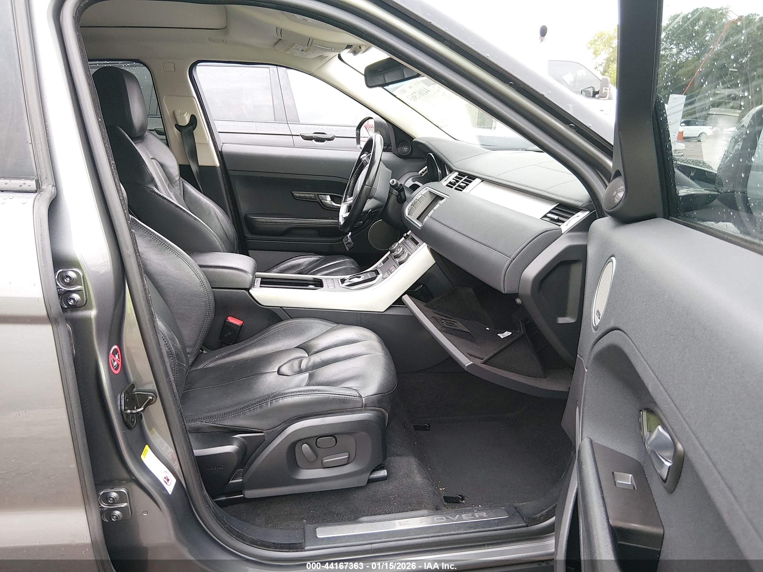 LAND ROVER image 5