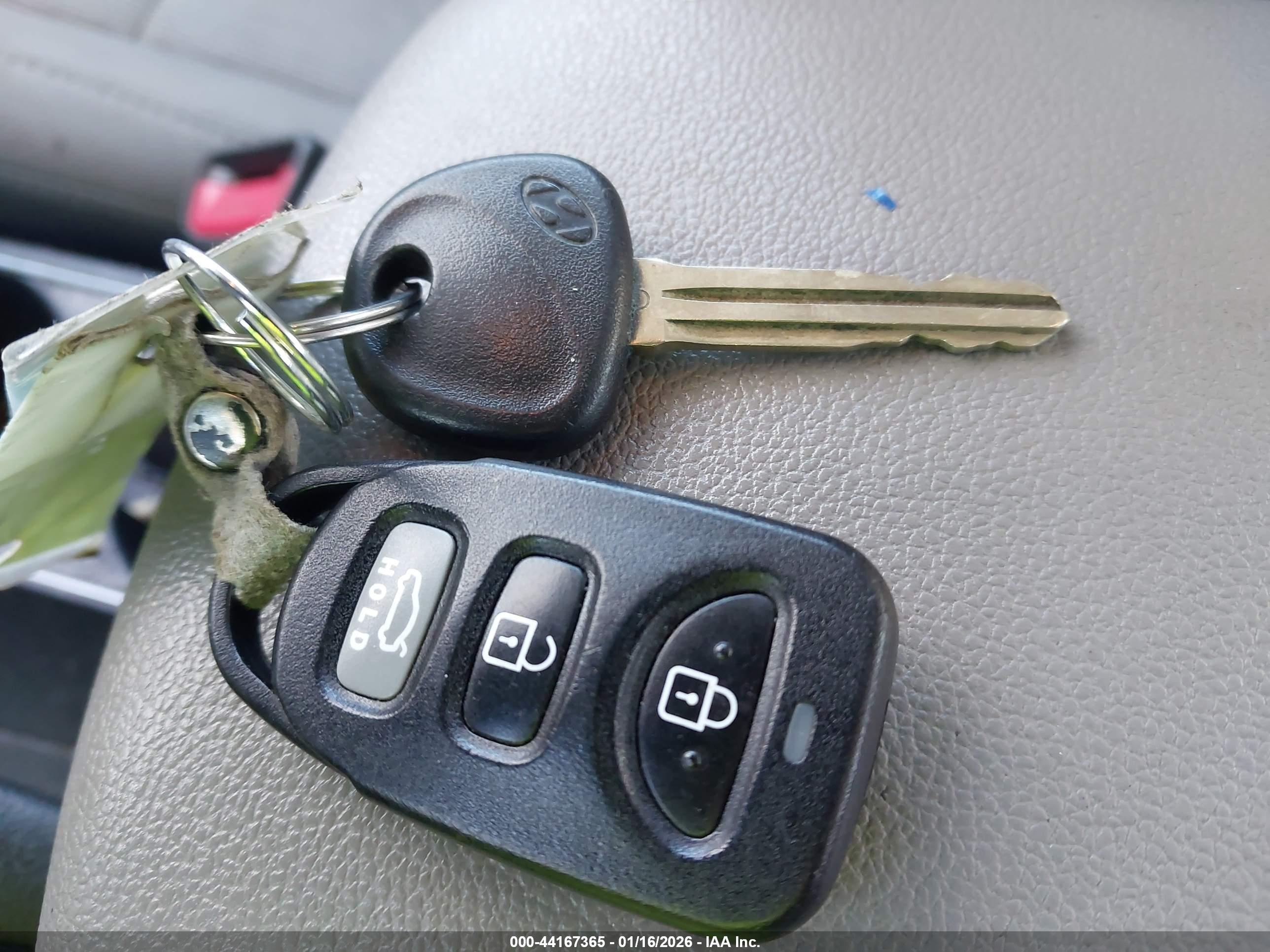 HYUNDAI ELANTRA image 11