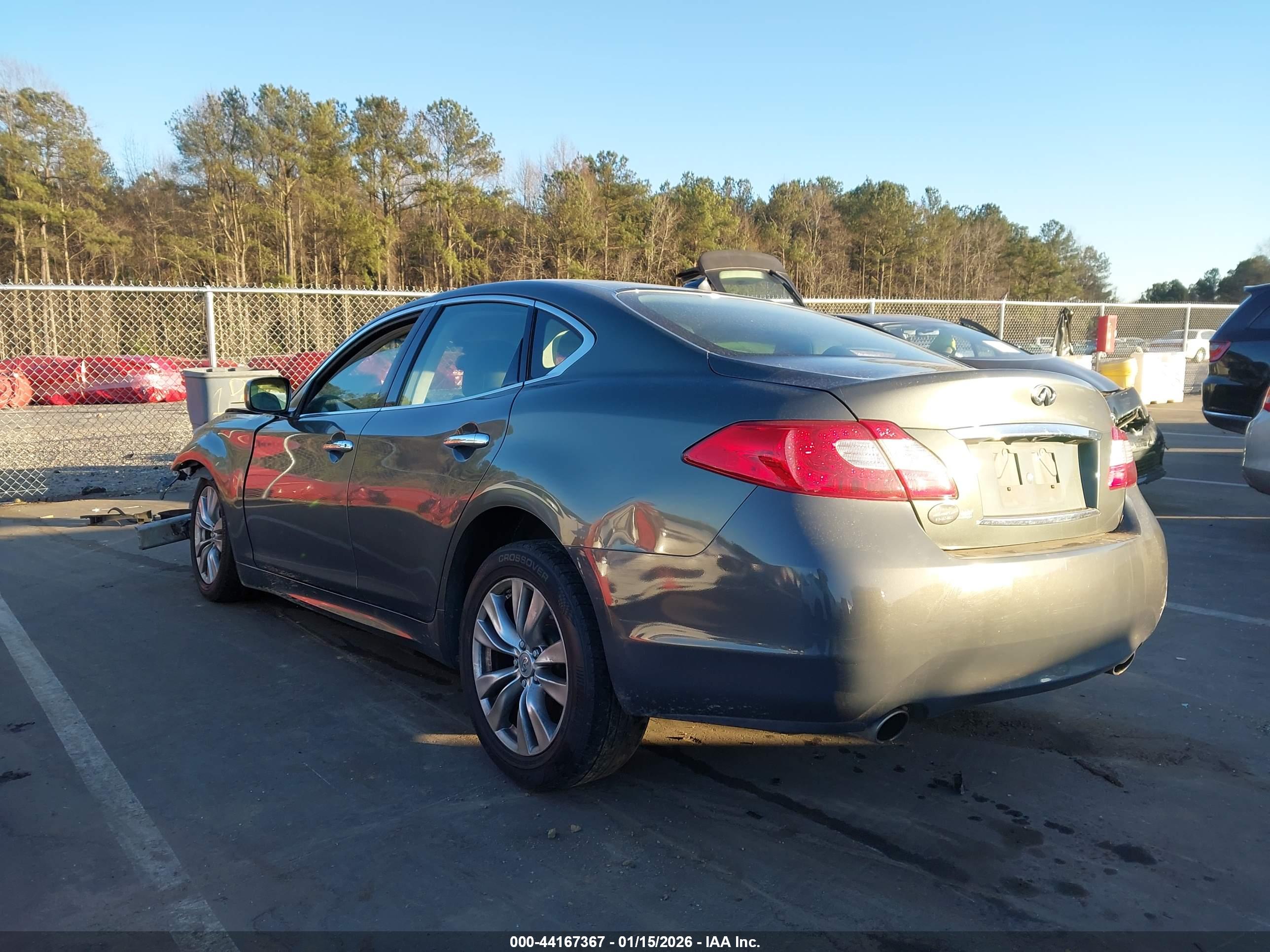 INFINITI M37 image 3