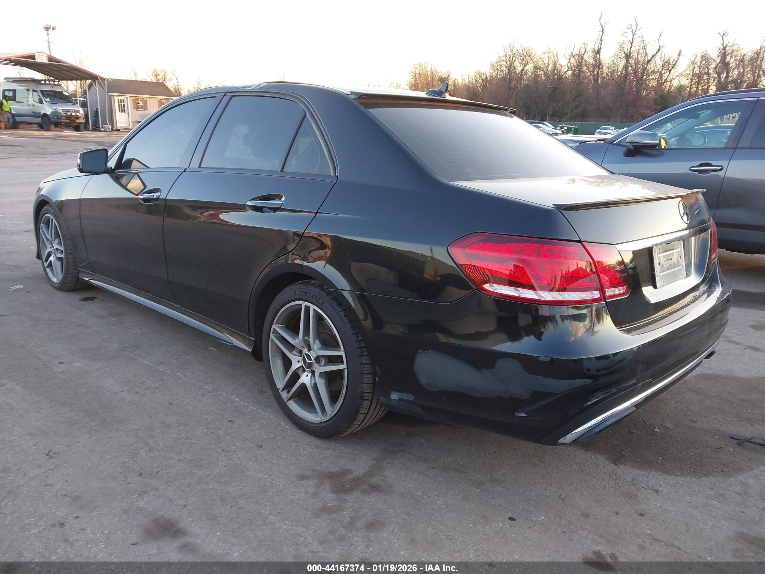 MERCEDES-BENZ E image 3