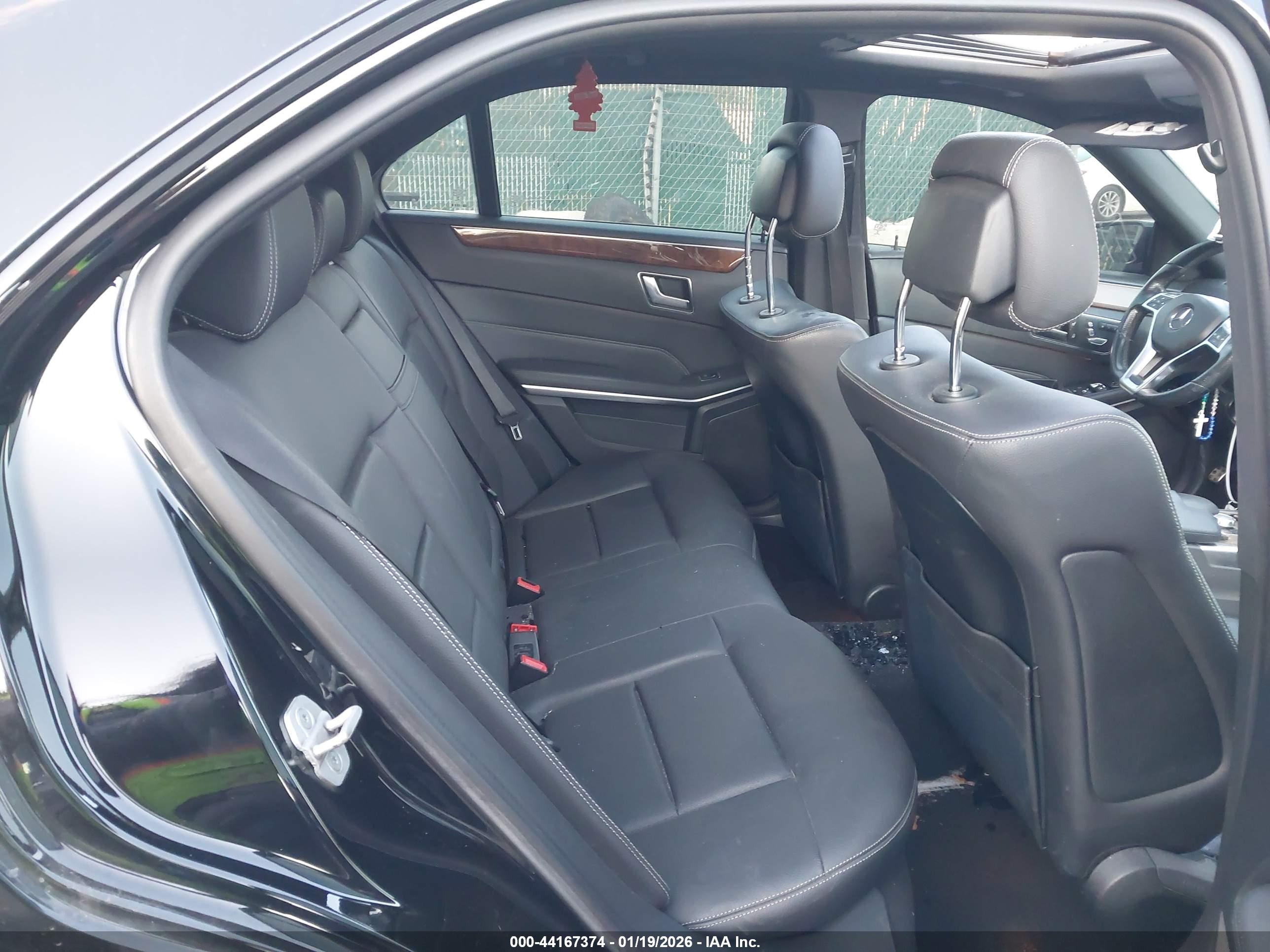 MERCEDES-BENZ E image 8