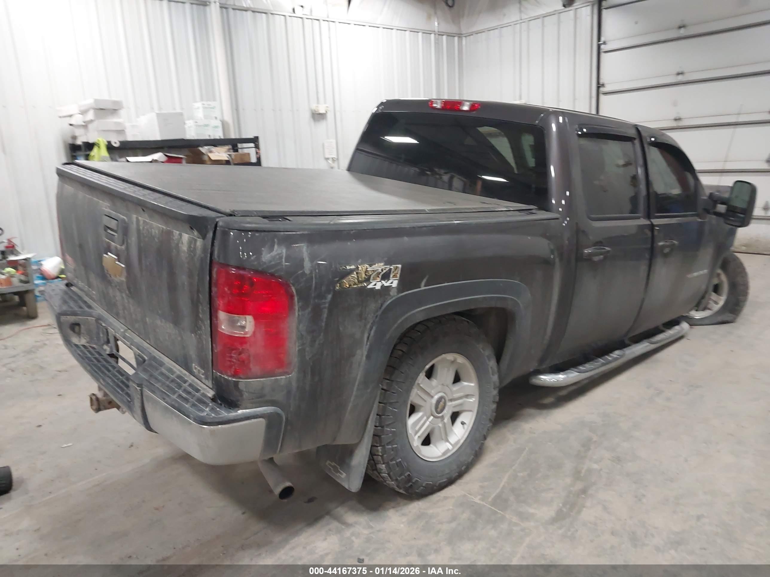 CHEVROLET SILVERADO image 4