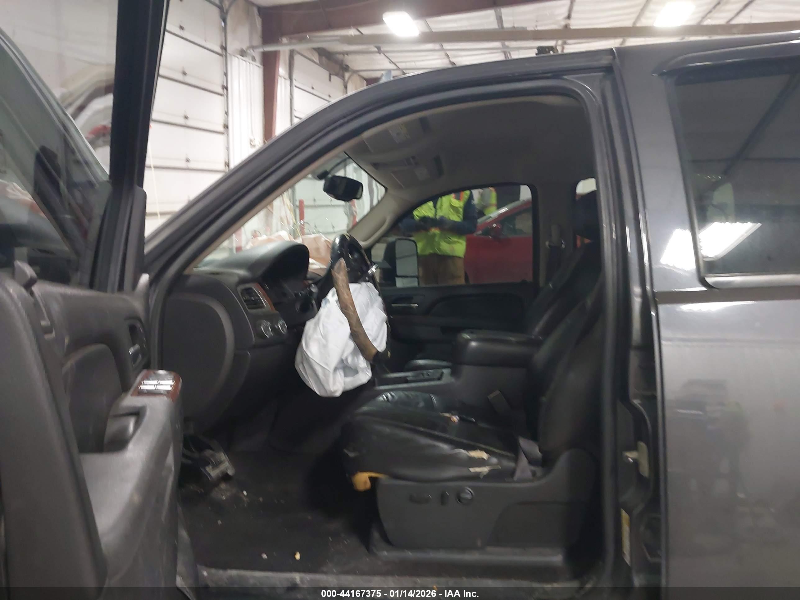 CHEVROLET SILVERADO image 5