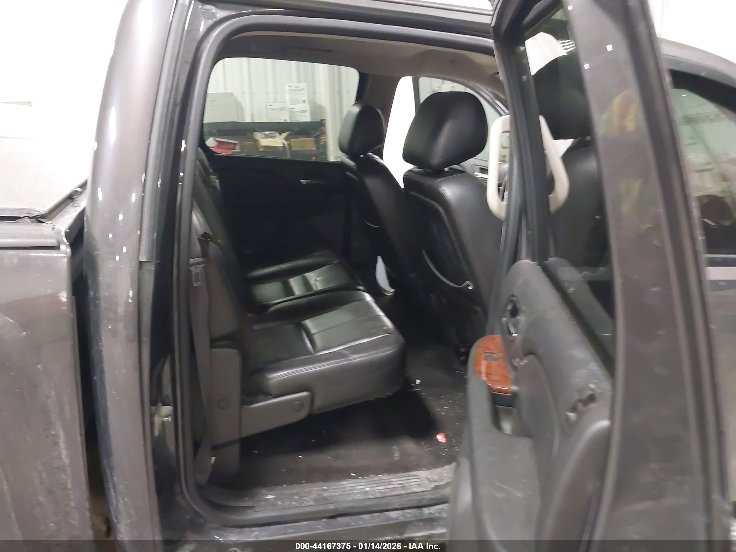 CHEVROLET SILVERADO image 8