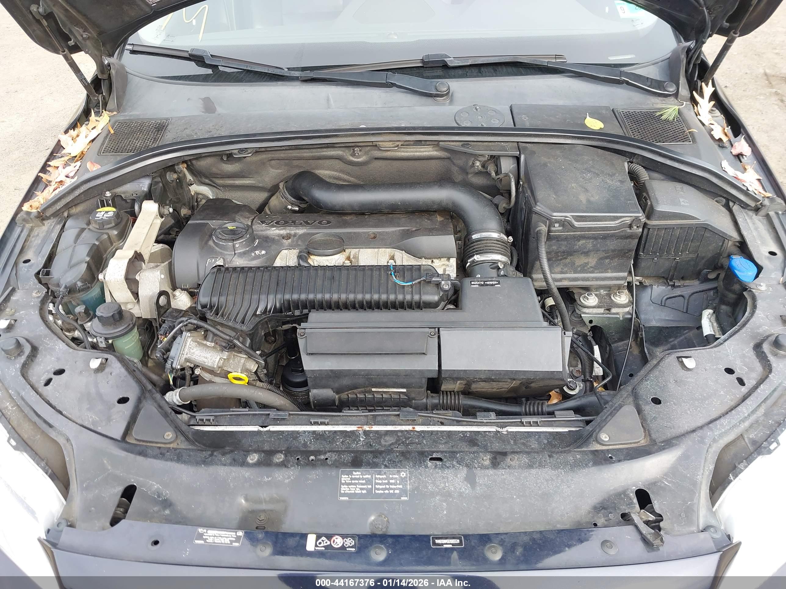 VOLVO XC70 image 10