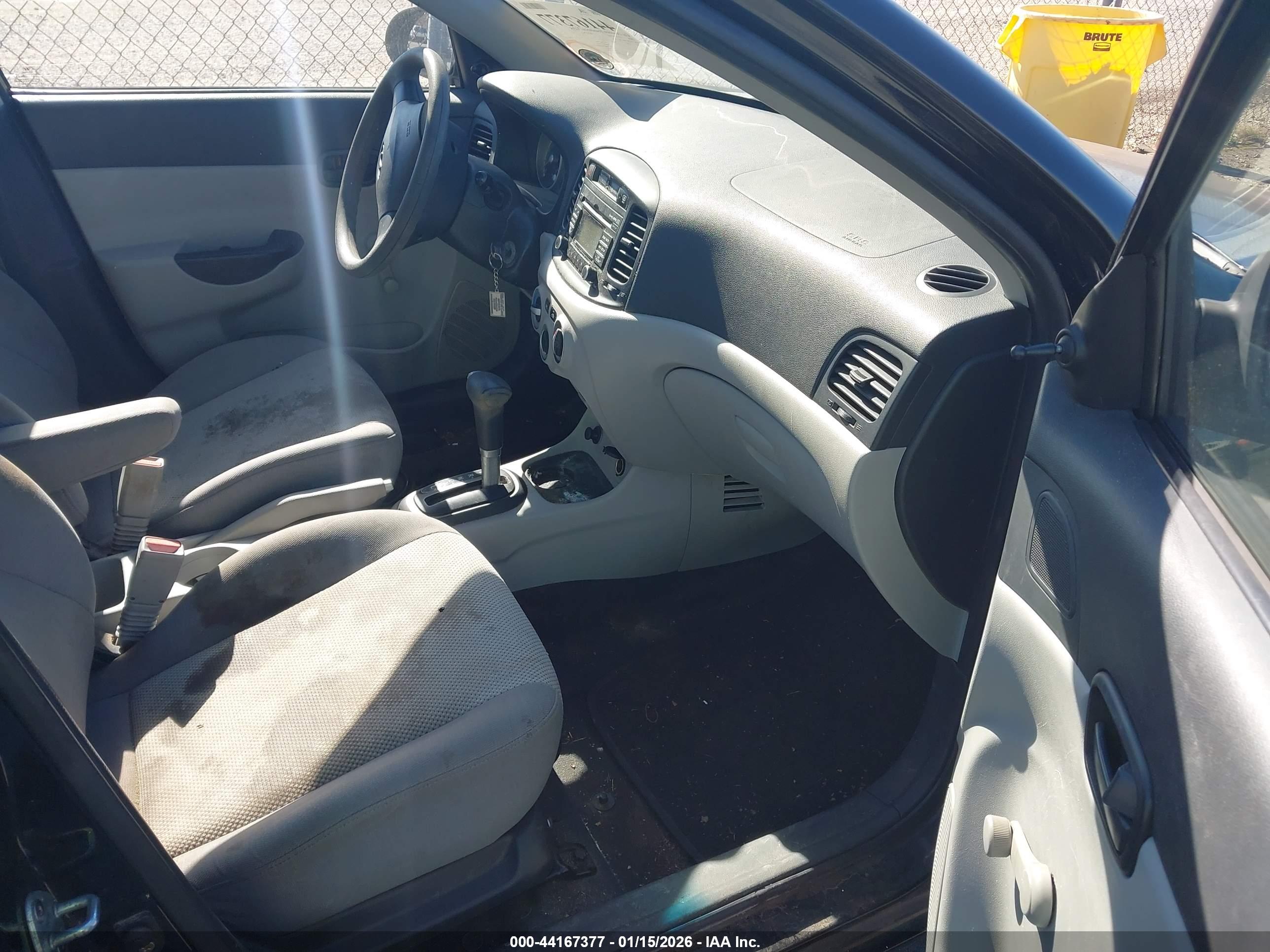 HYUNDAI ACCENT image 5