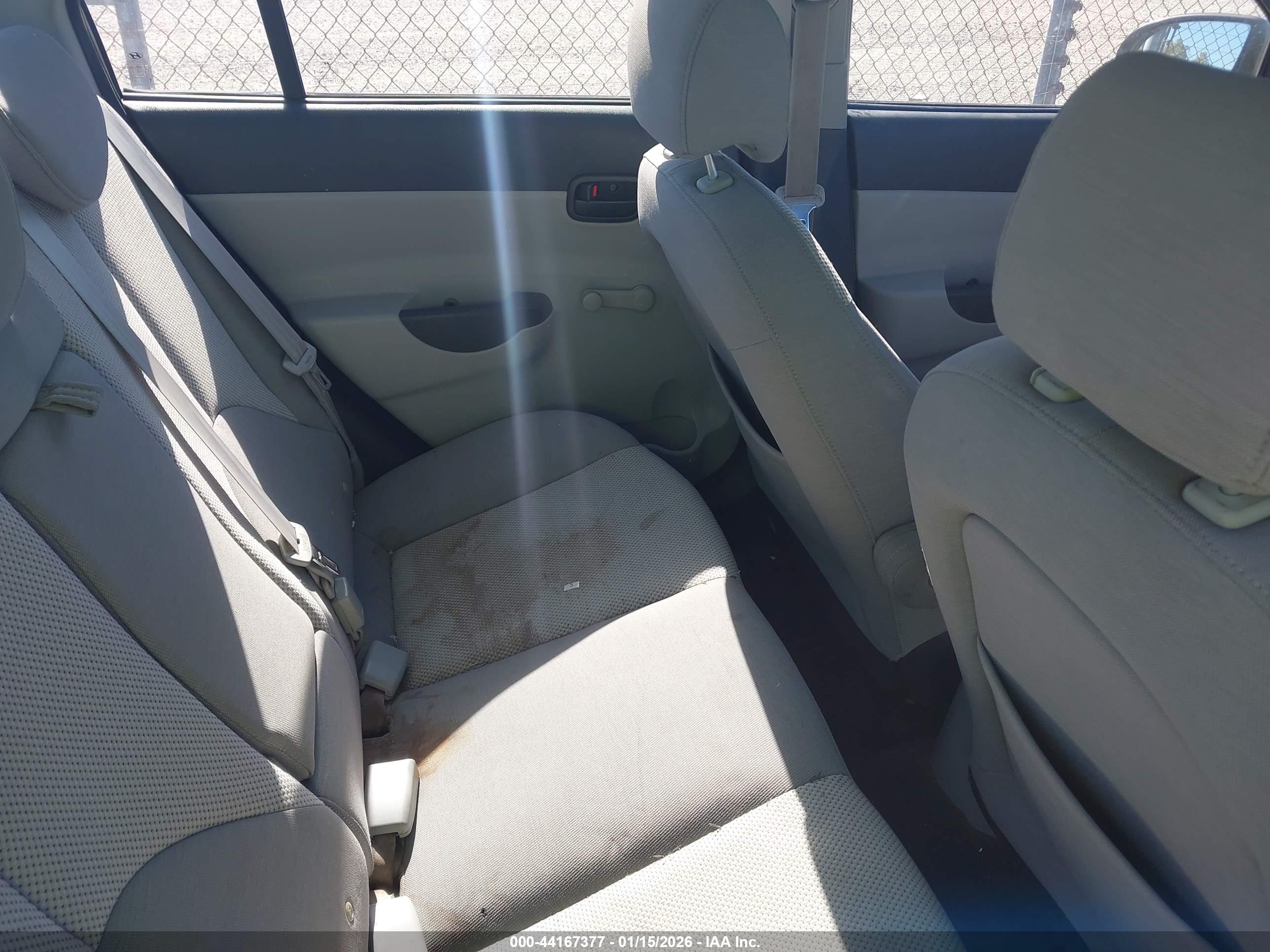 HYUNDAI ACCENT image 8