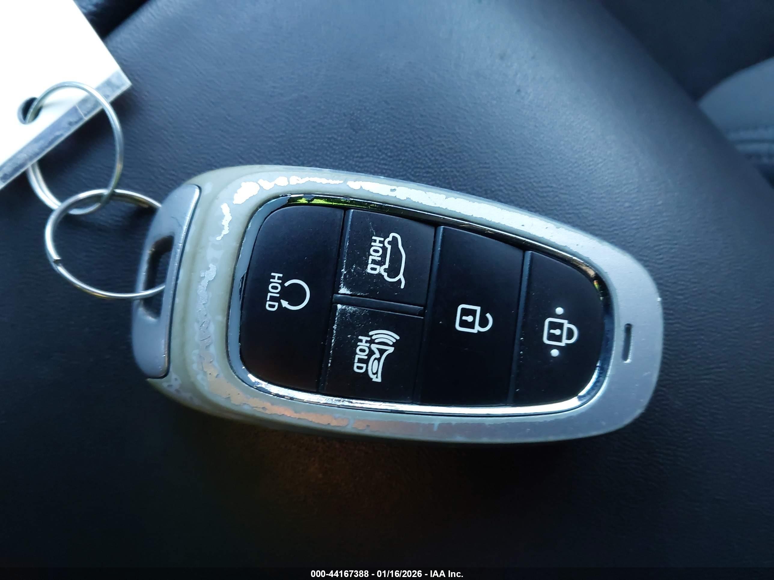 HYUNDAI SANTA image 11
