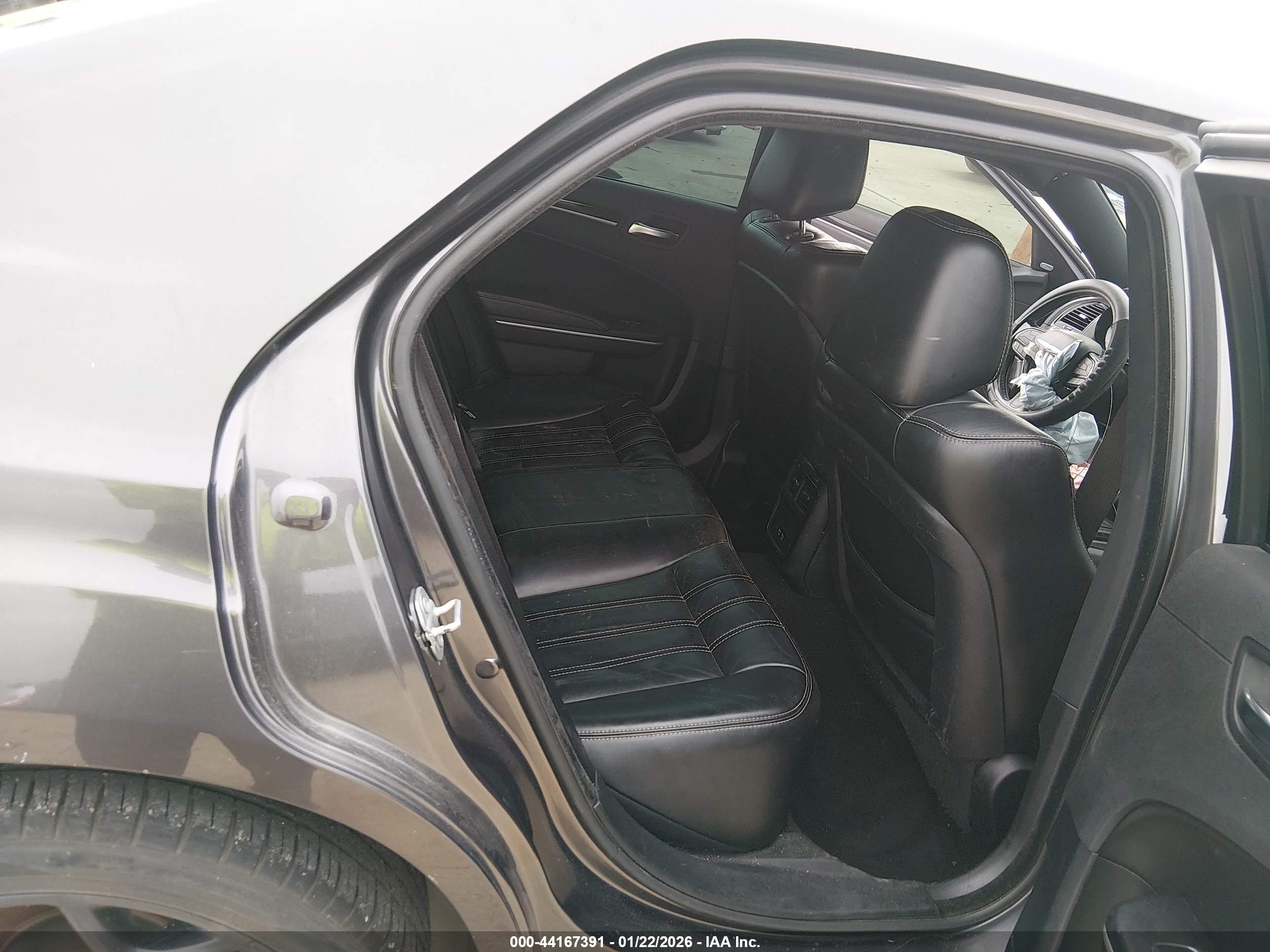 CHRYSLER 300 image 8
