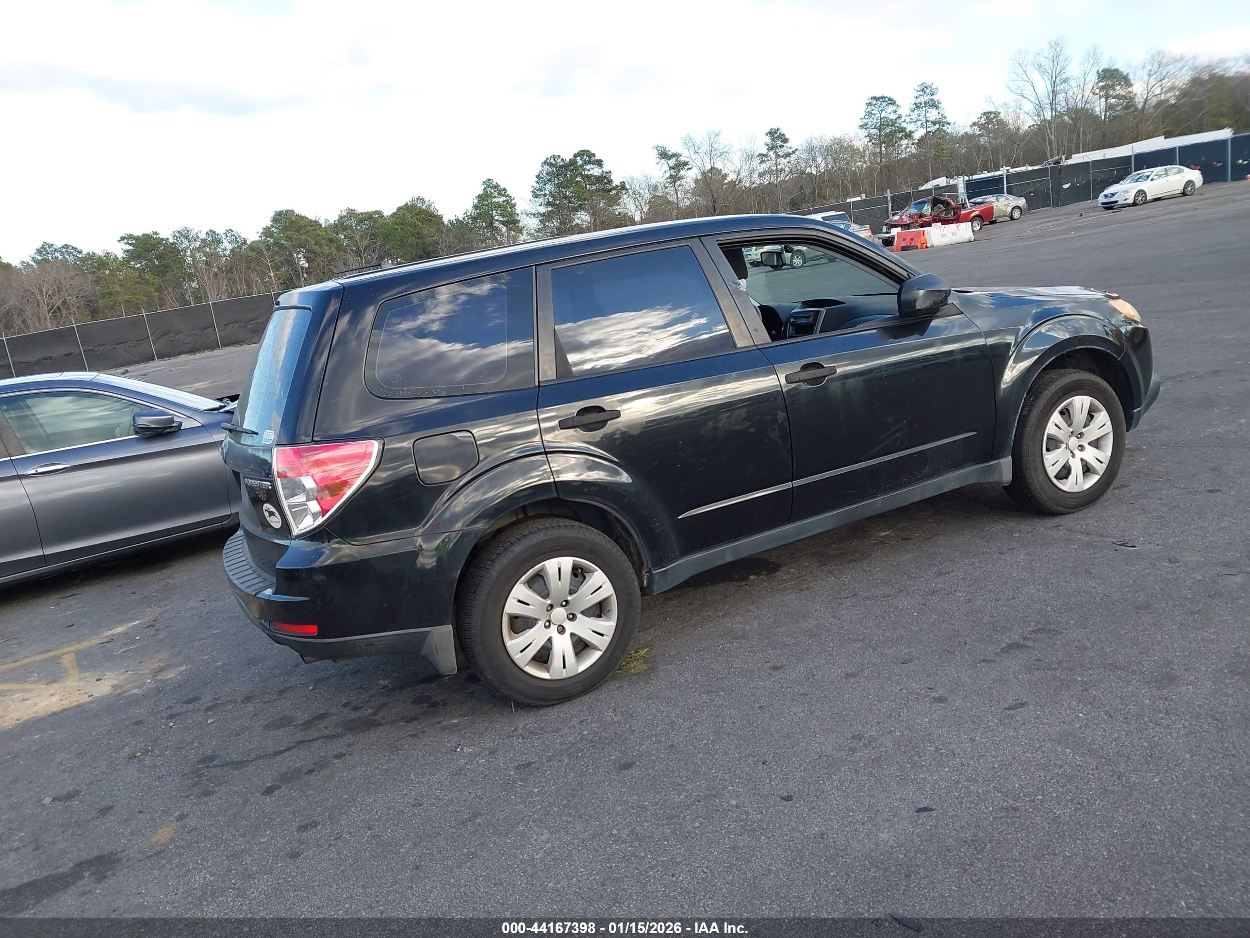 SUBARU FORESTER image 4