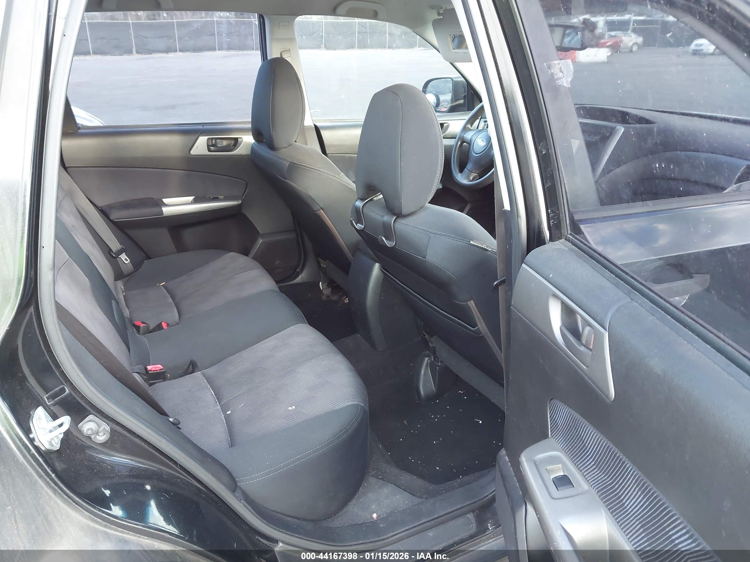 SUBARU FORESTER image 8