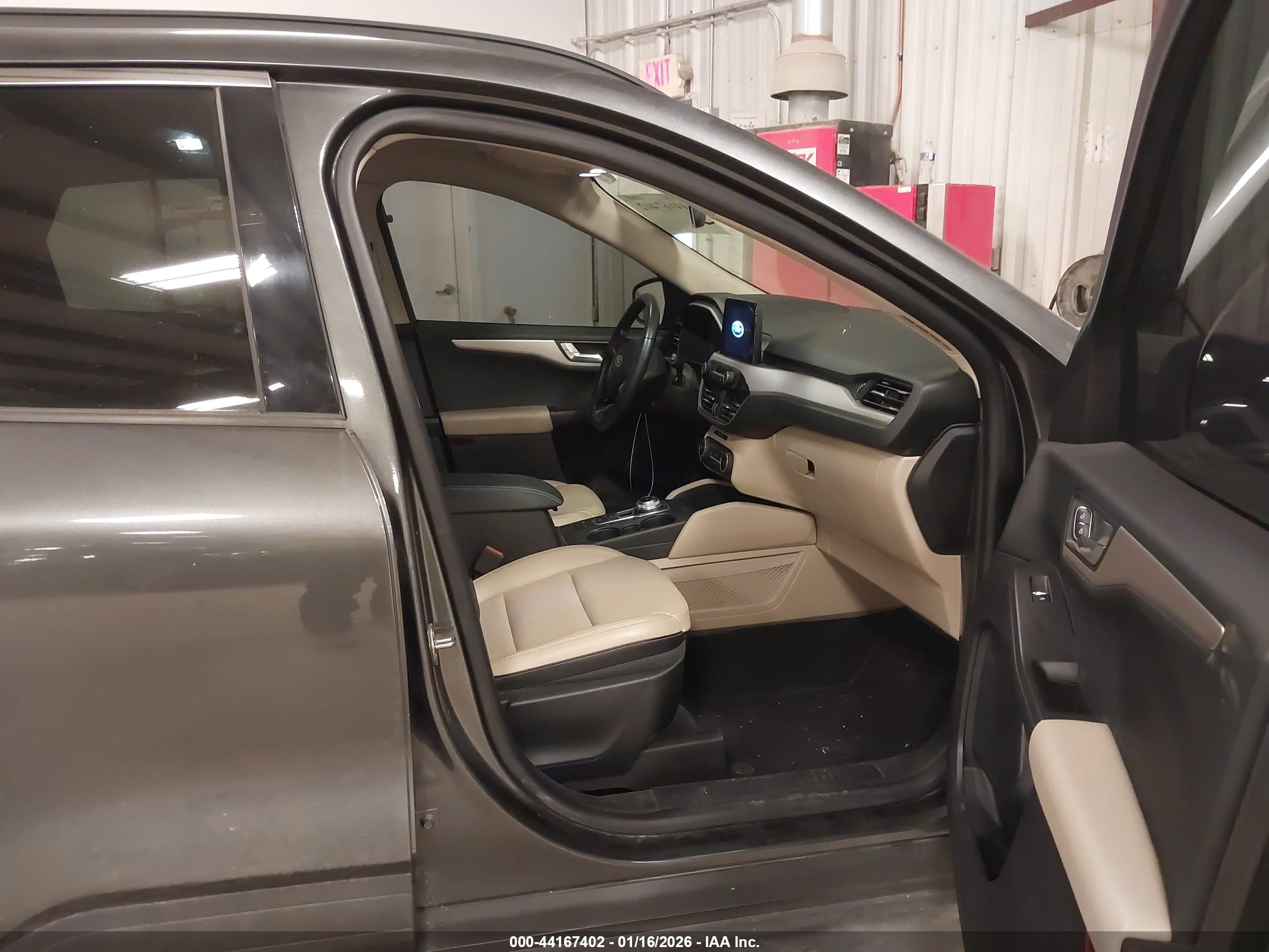 FORD ESCAPE image 5