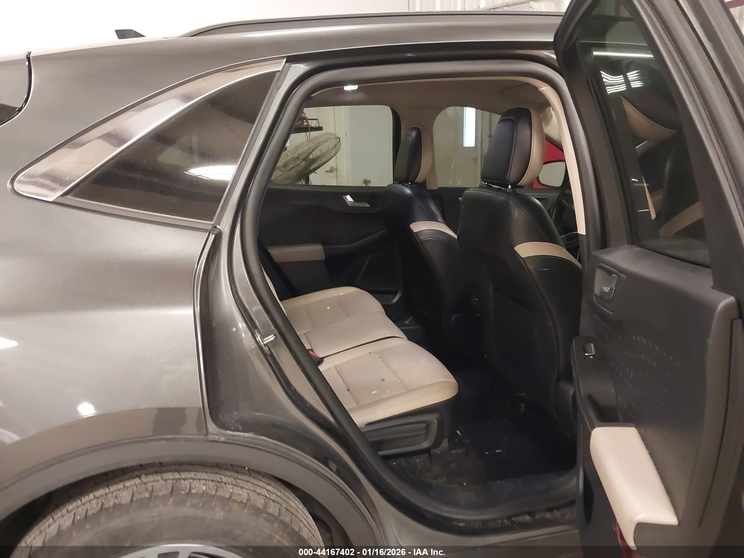 FORD ESCAPE image 8